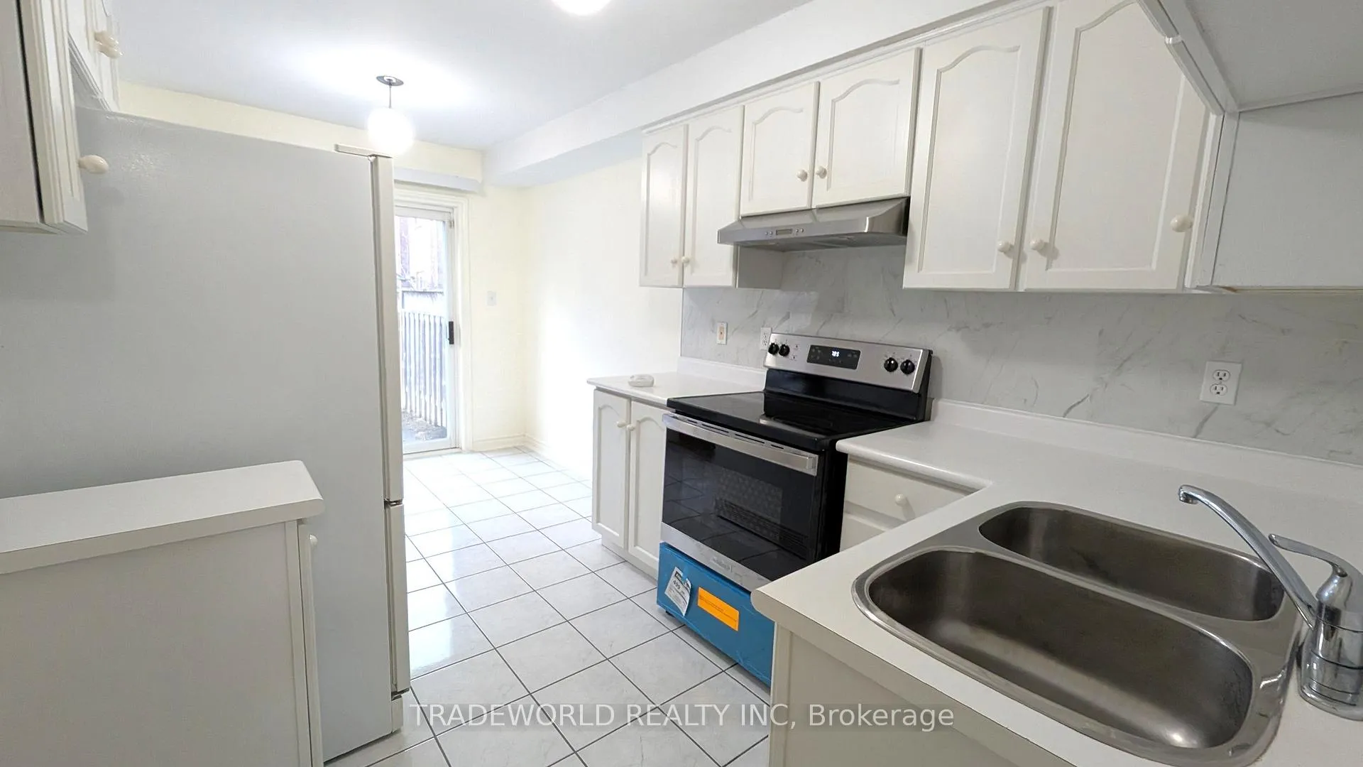 Photo 6 of 176 Kimono Crescent, Richmond Hill, Rouge Woods — HOMEH