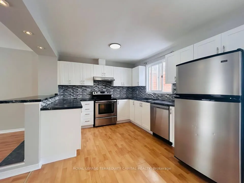 Photo 2 of Unit Upper, 46 Gosney Crescent, Barrie, Painswick North — HOMEH