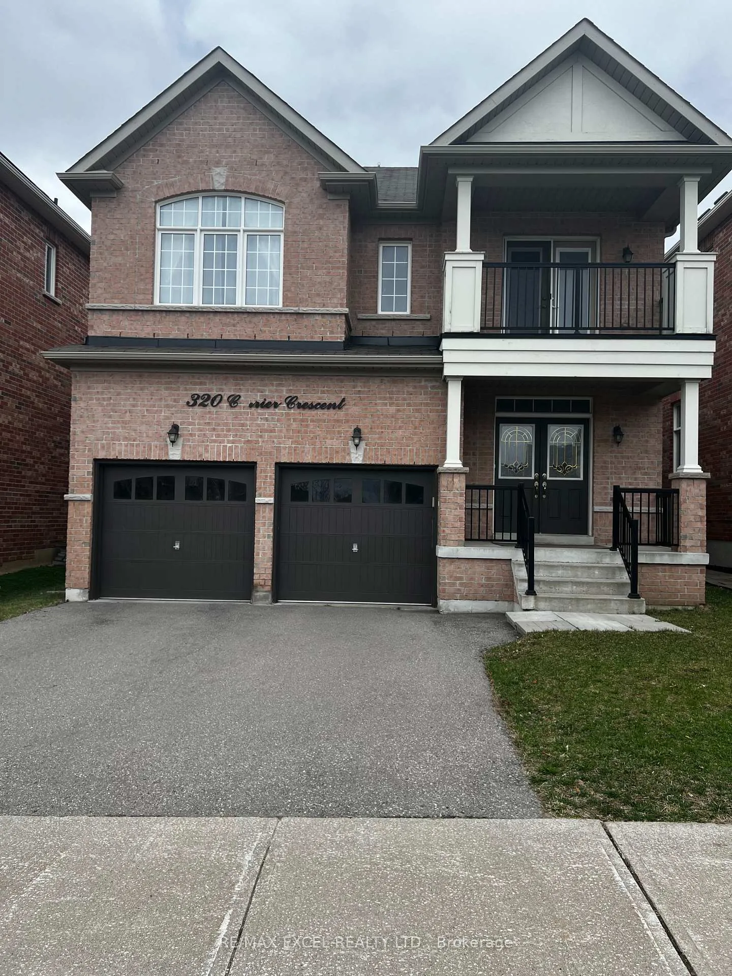 Photo 3 of 320 Carrier Crescent, Vaughan, Patterson — HOMEH