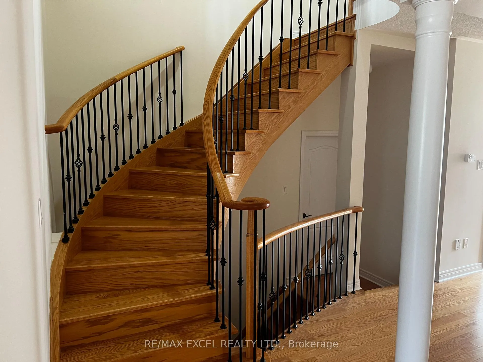 Photo 12 of 320 Carrier Crescent, Vaughan, Patterson — HOMEH