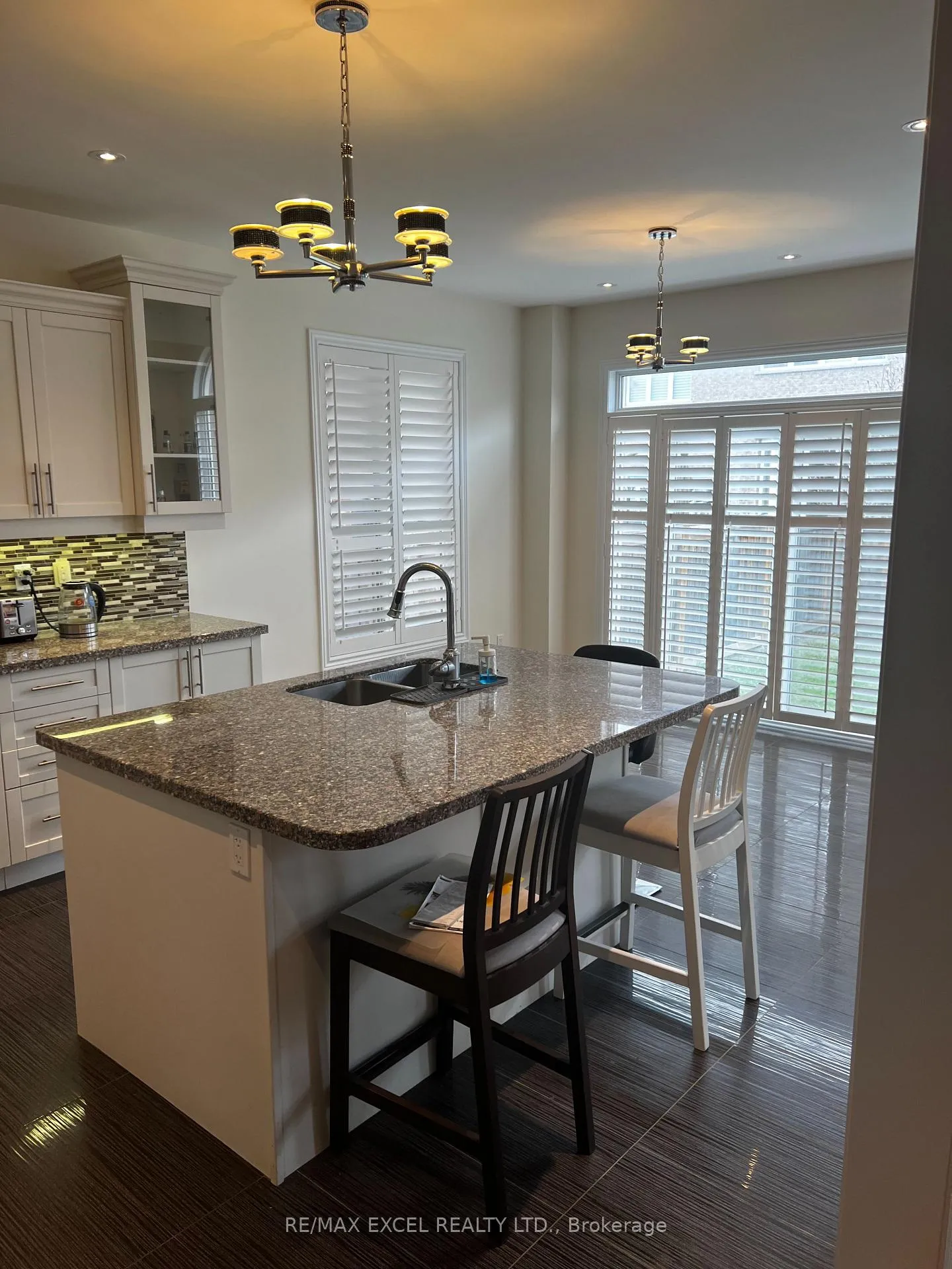 Photo 13 of 320 Carrier Crescent, Vaughan, Patterson — HOMEH