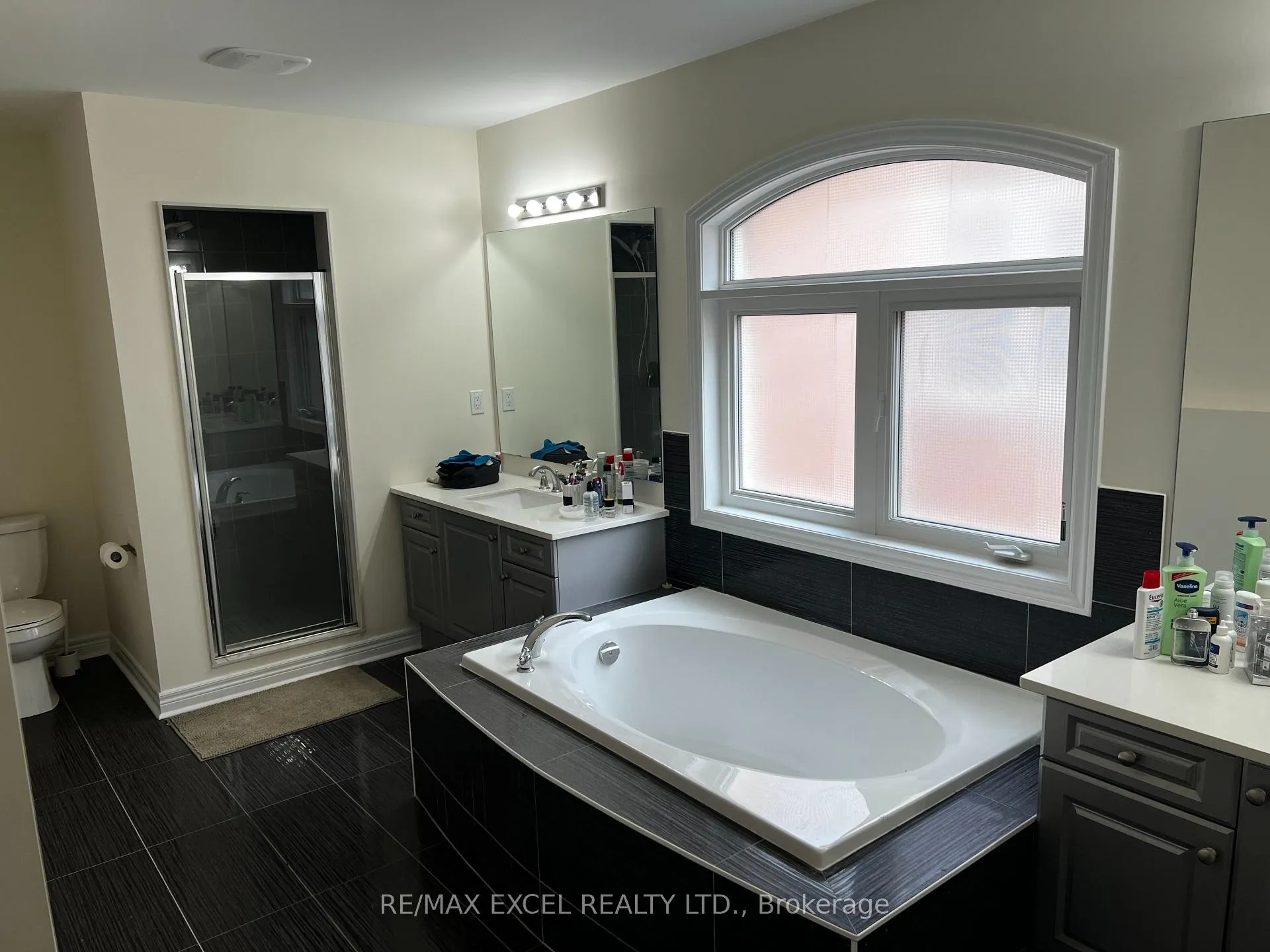 Photo 22 of 320 Carrier Crescent, Vaughan, Patterson — HOMEH