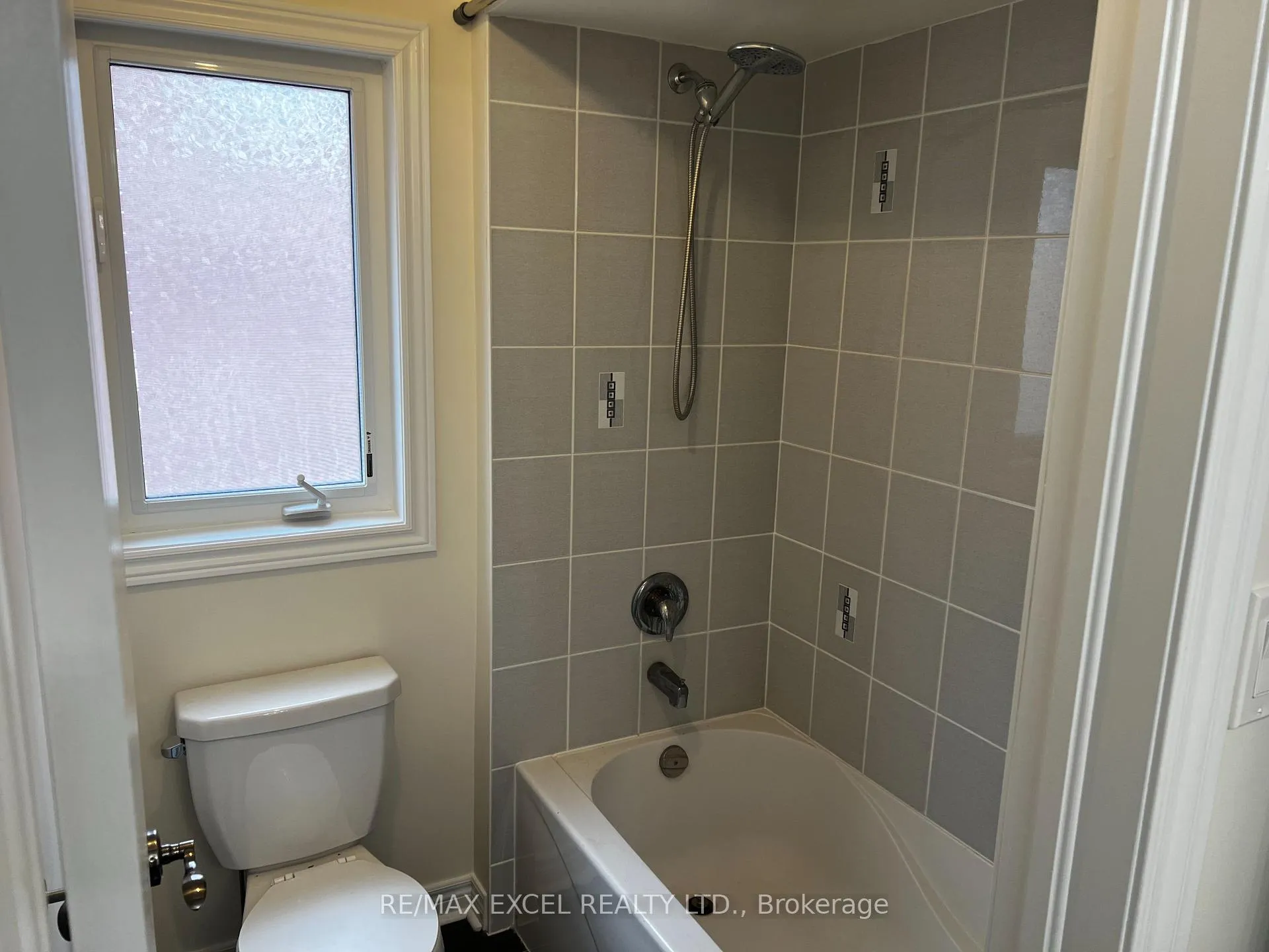 Photo 25 of 320 Carrier Crescent, Vaughan, Patterson — HOMEH
