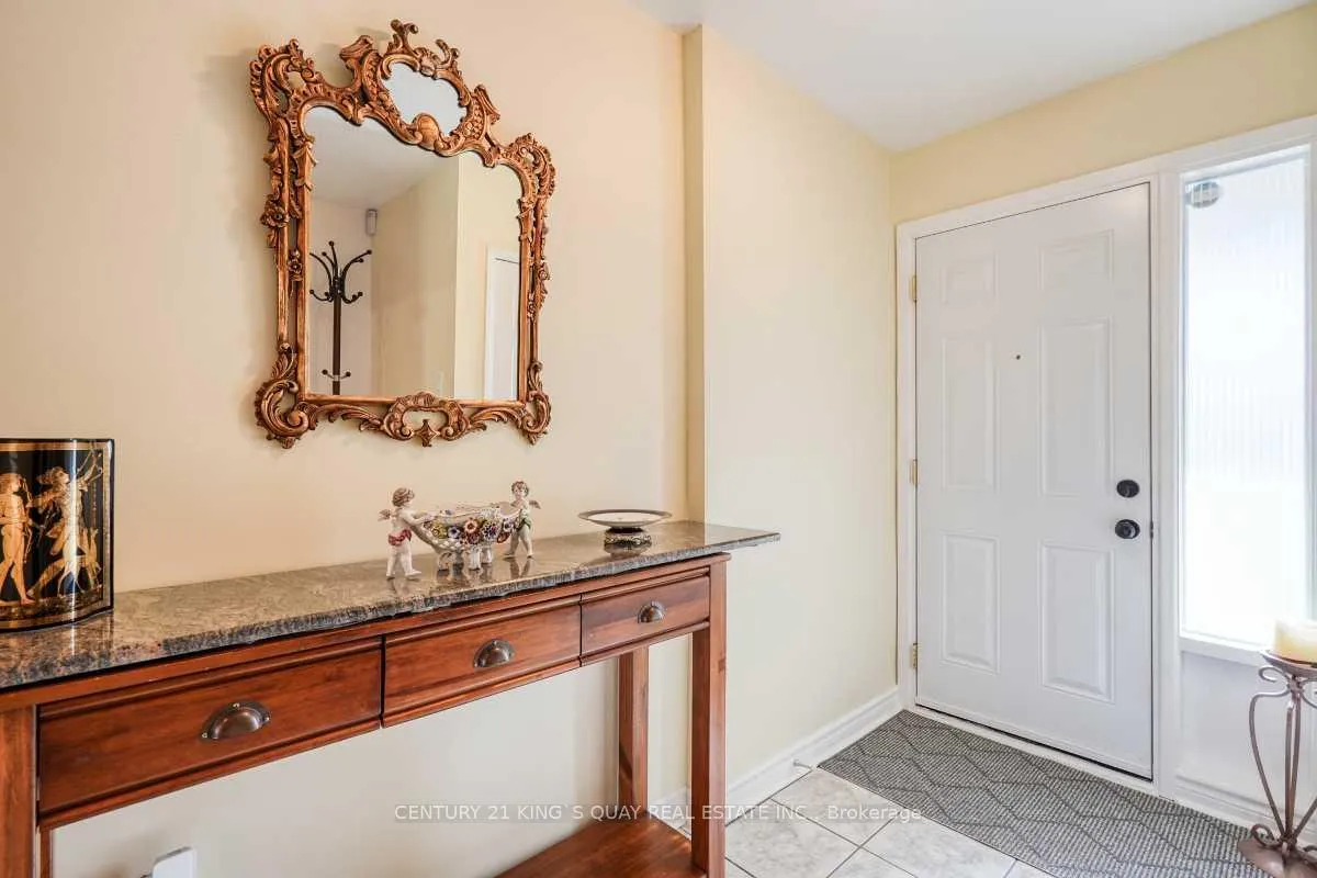 Photo 3 of 42 Knightsbridge Way, Markham, Markham Village — HOMEH