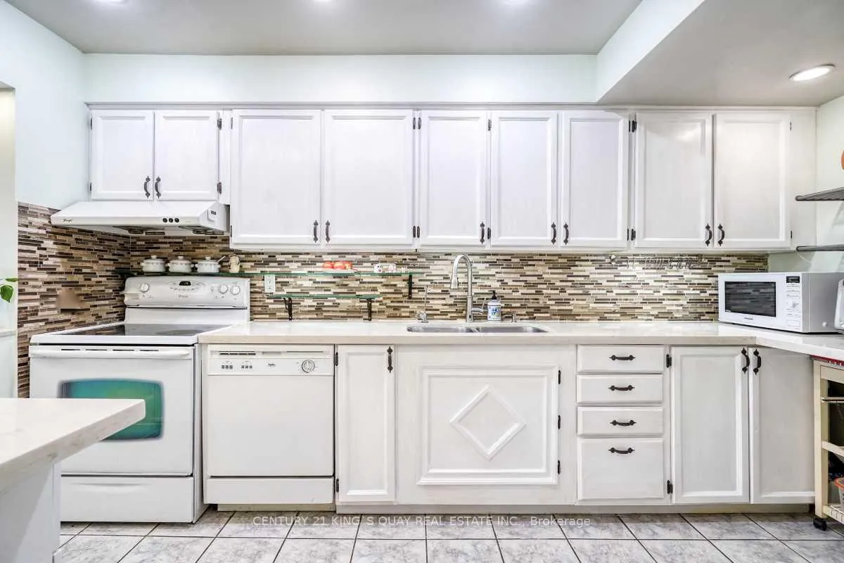 Photo 12 of 42 Knightsbridge Way, Markham, Markham Village — HOMEH