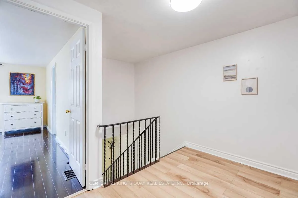 Photo 17 of 42 Knightsbridge Way, Markham, Markham Village — HOMEH
