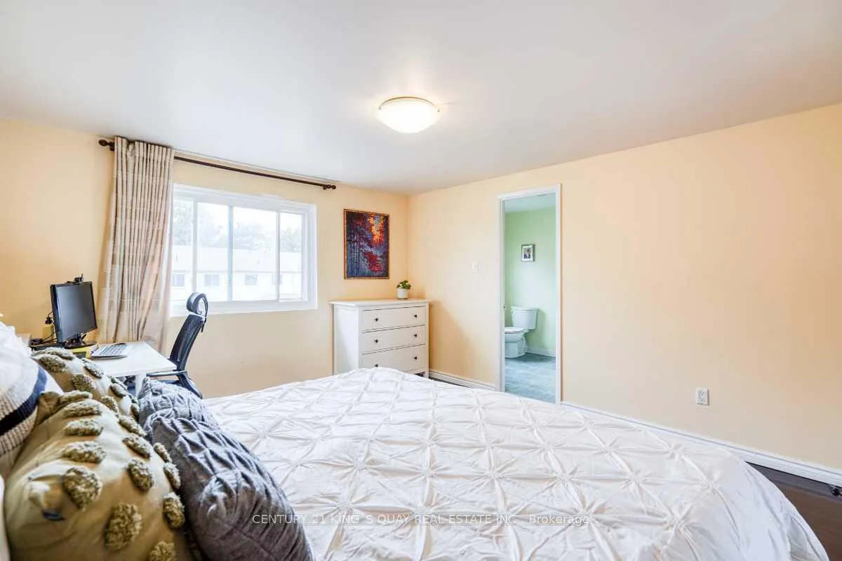 Photo 19 of 42 Knightsbridge Way, Markham, Markham Village — HOMEH