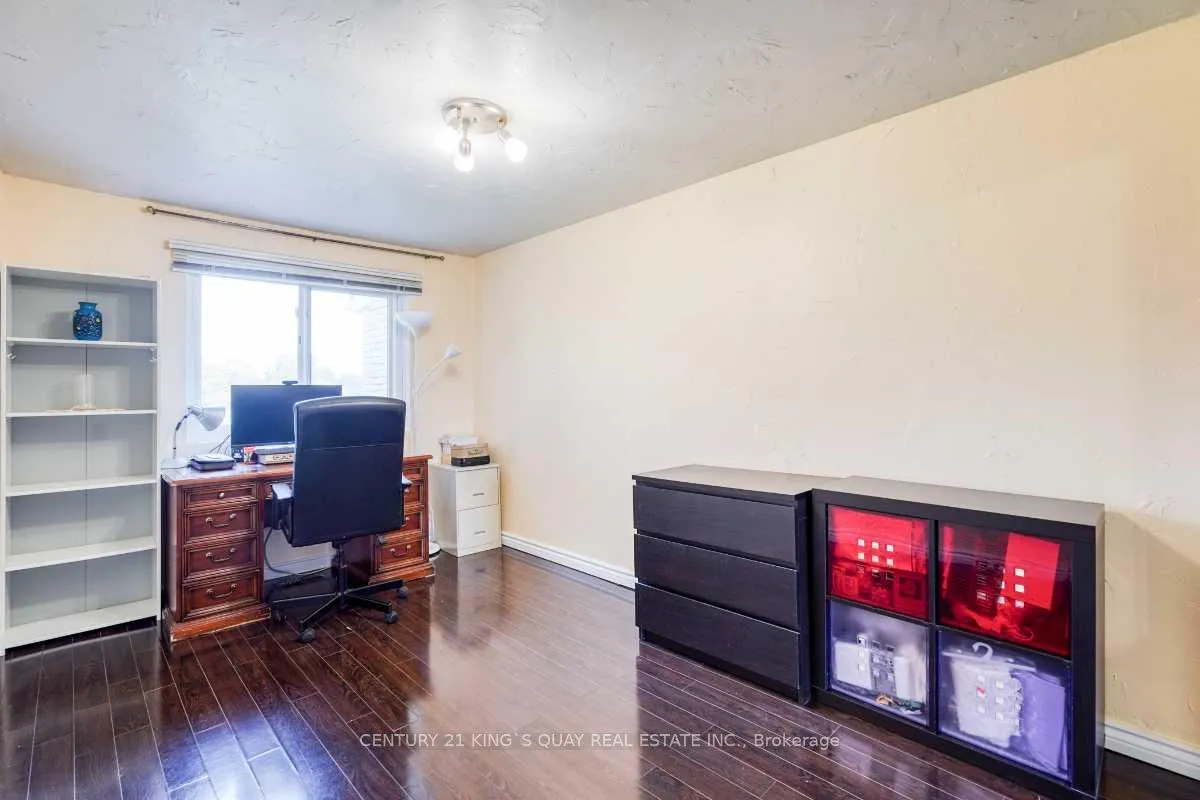 Photo 22 of 42 Knightsbridge Way, Markham, Markham Village — HOMEH