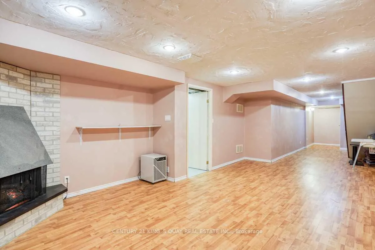 Photo 25 of 42 Knightsbridge Way, Markham, Markham Village — HOMEH
