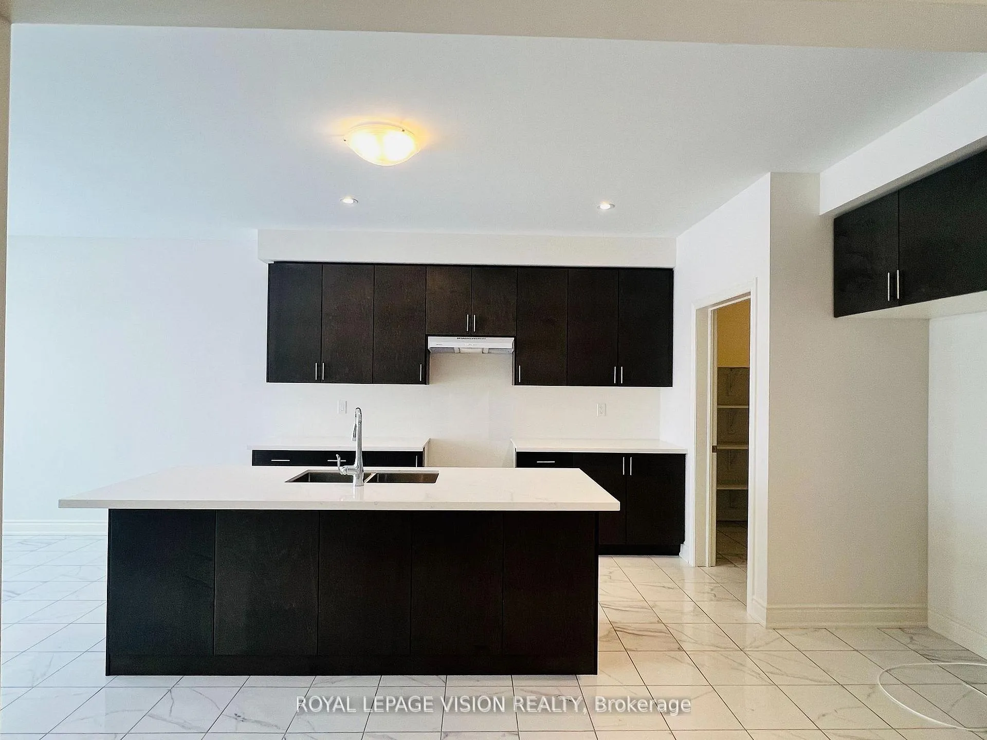Photo 5 of 1450 Wheatcroft Drive, Oshawa, Kedron — HOMEH