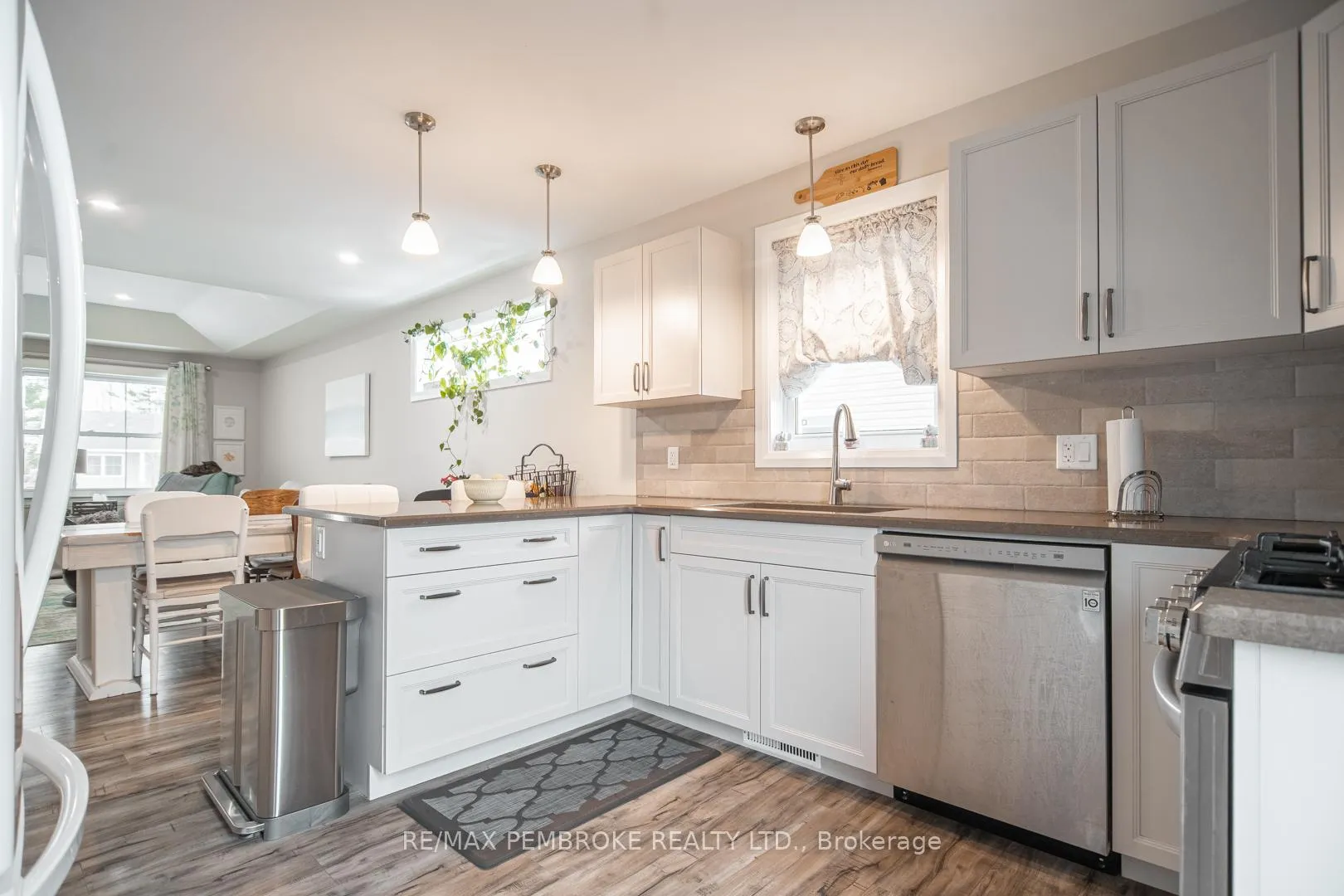 Photo 10 of 29 Terrance Drive, Petawawa — HOMEH