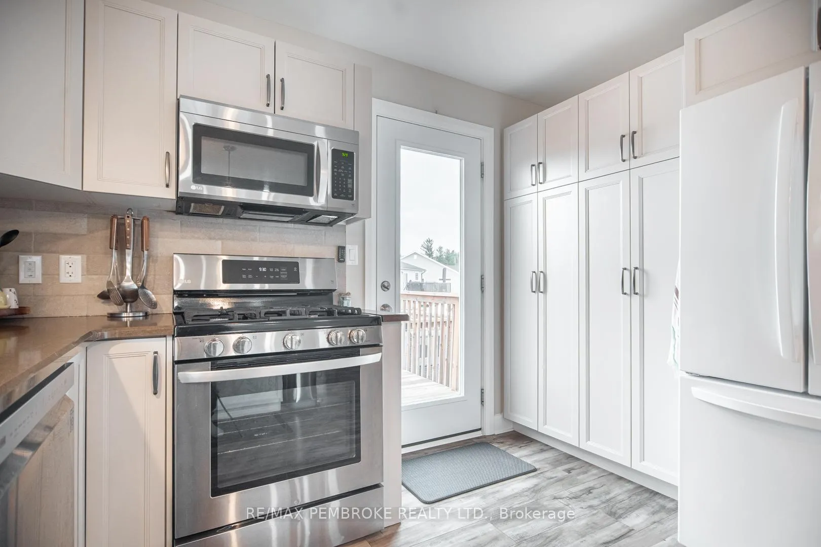 Photo 11 of 29 Terrance Drive, Petawawa — HOMEH