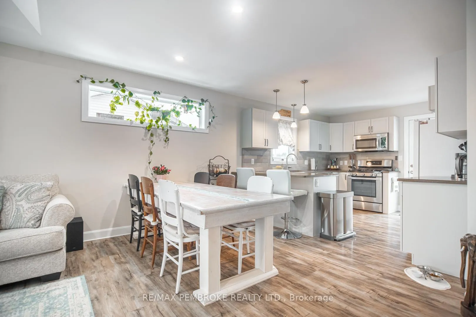 Photo 12 of 29 Terrance Drive, Petawawa — HOMEH
