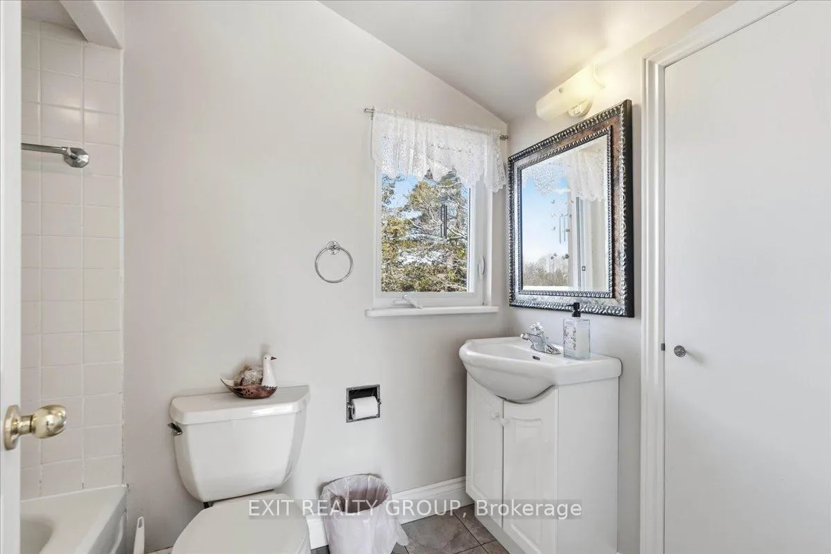 Photo 14 of 401 Hearns Road, Quinte West, Sidney Ward — HOMEH