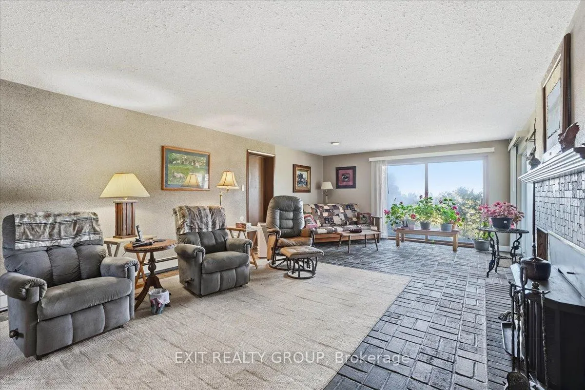 Photo 31 of 401 Hearns Road, Quinte West, Sidney Ward — HOMEH