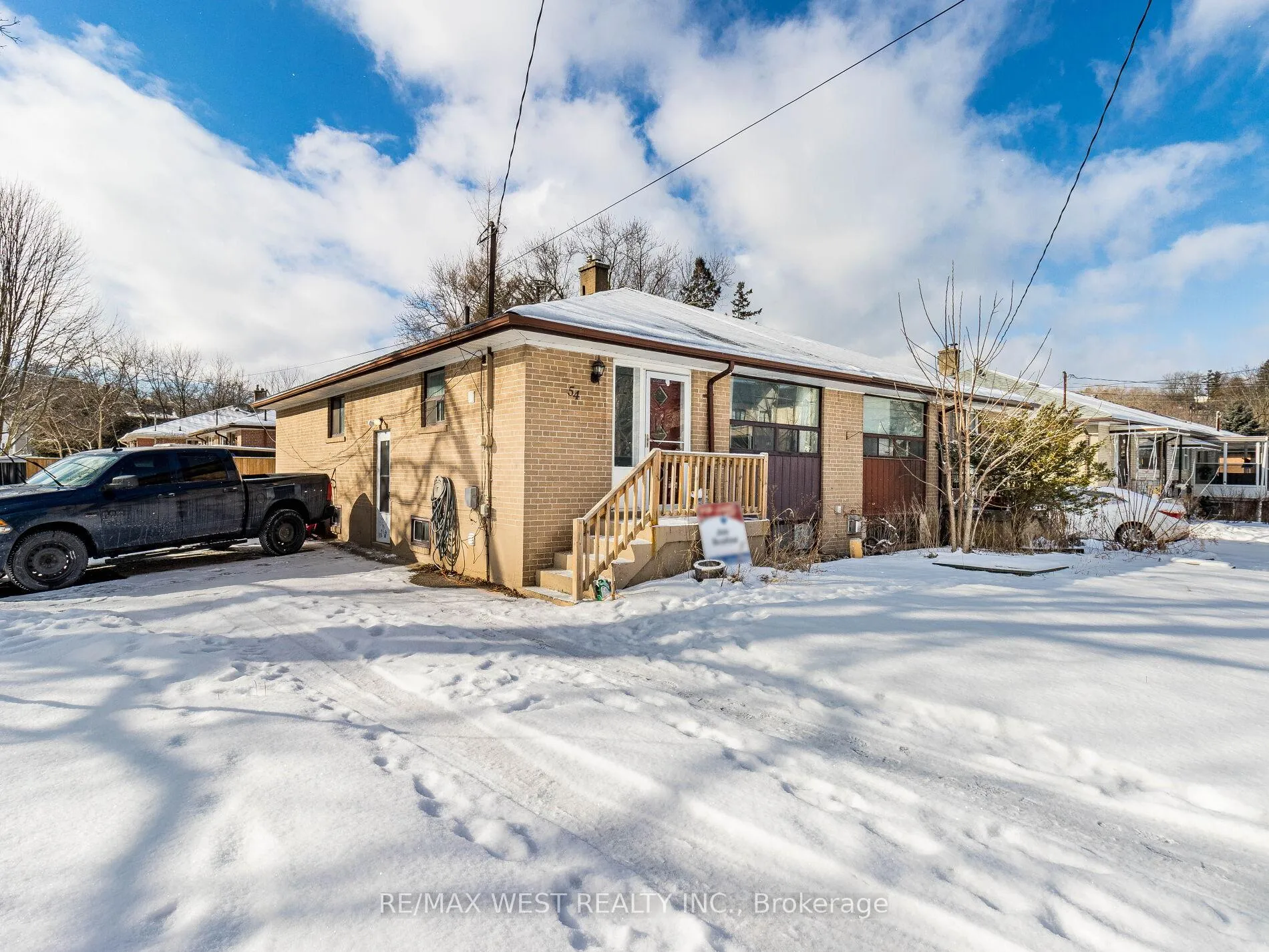 Photo 3 of 54 James Street, Caledon, Bolton East — HOMEH