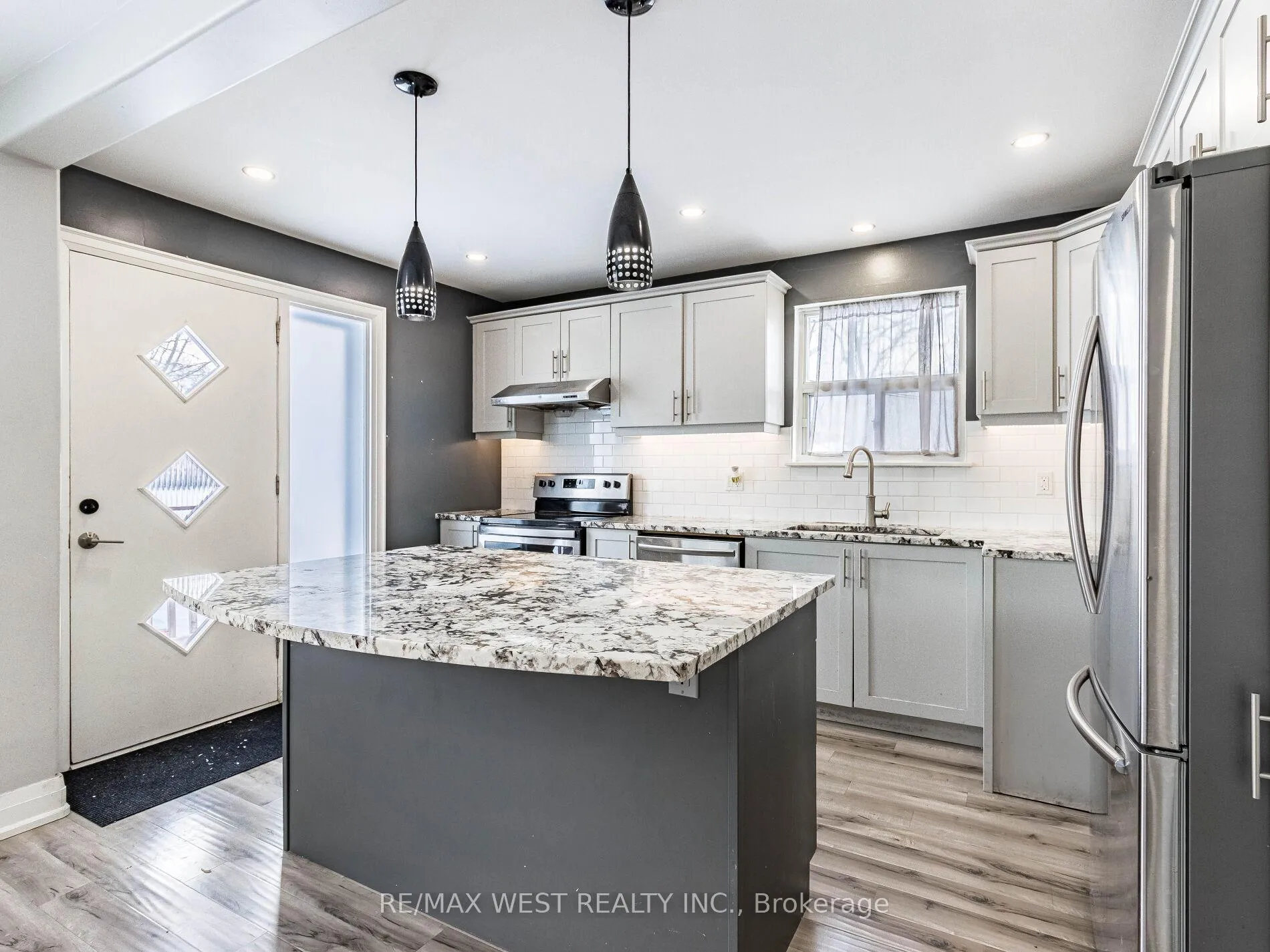Photo 10 of 54 James Street, Caledon, Bolton East — HOMEH