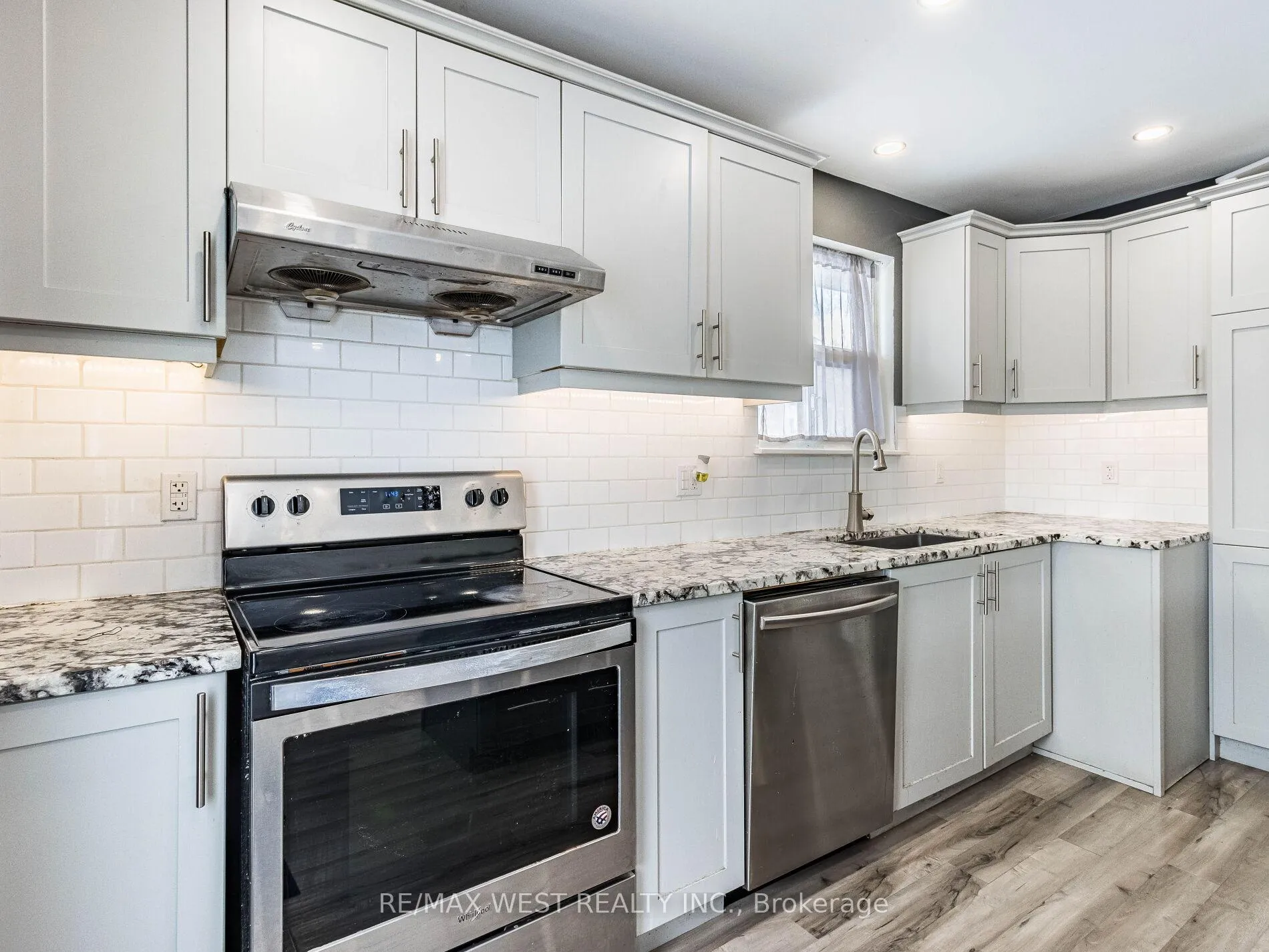 Photo 11 of 54 James Street, Caledon, Bolton East — HOMEH