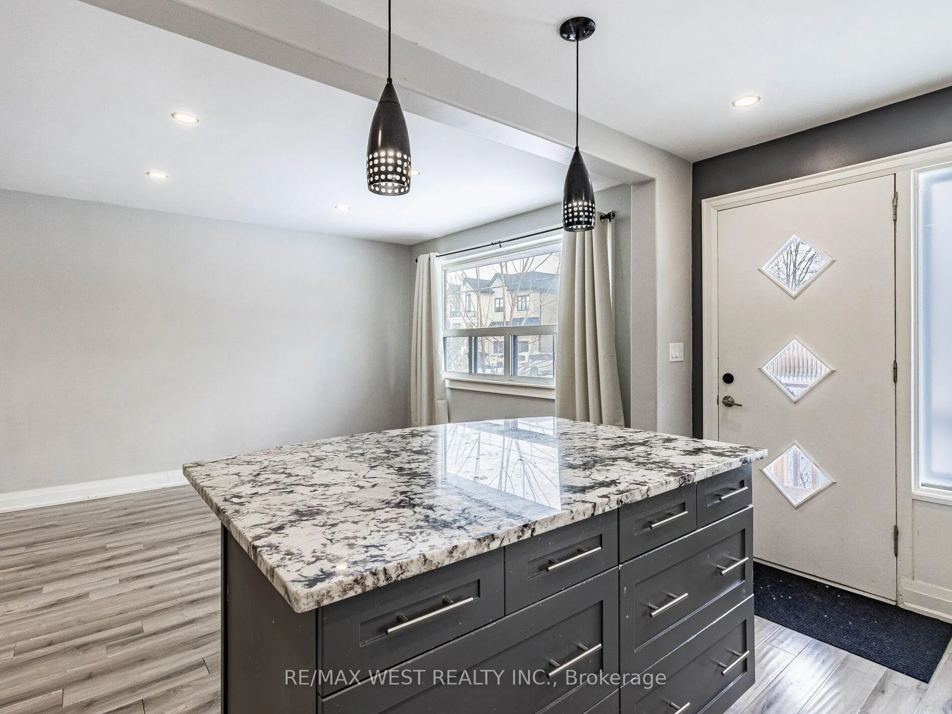 Photo 15 of 54 James Street, Caledon, Bolton East — HOMEH
