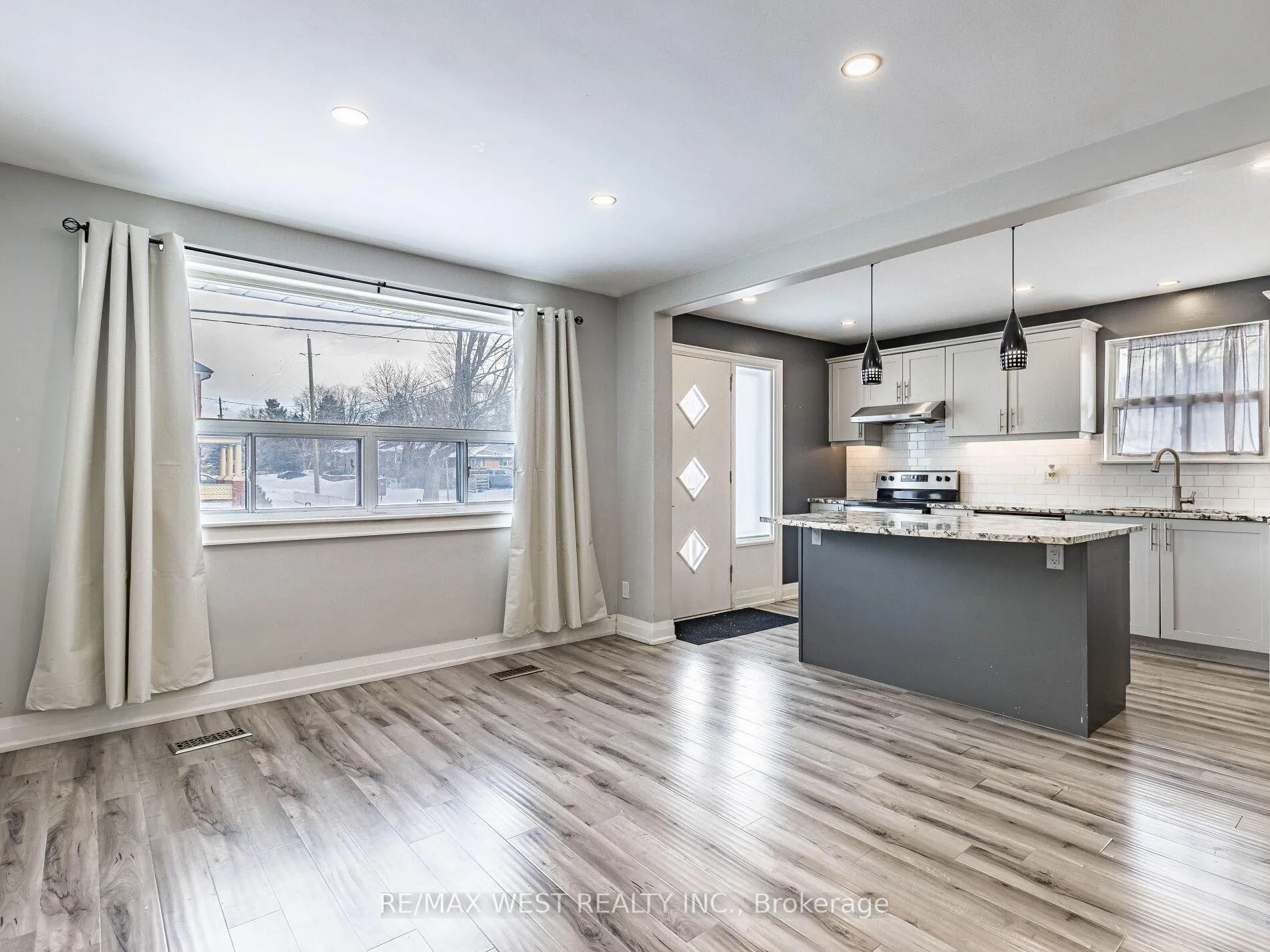 Photo 19 of 54 James Street, Caledon, Bolton East — HOMEH