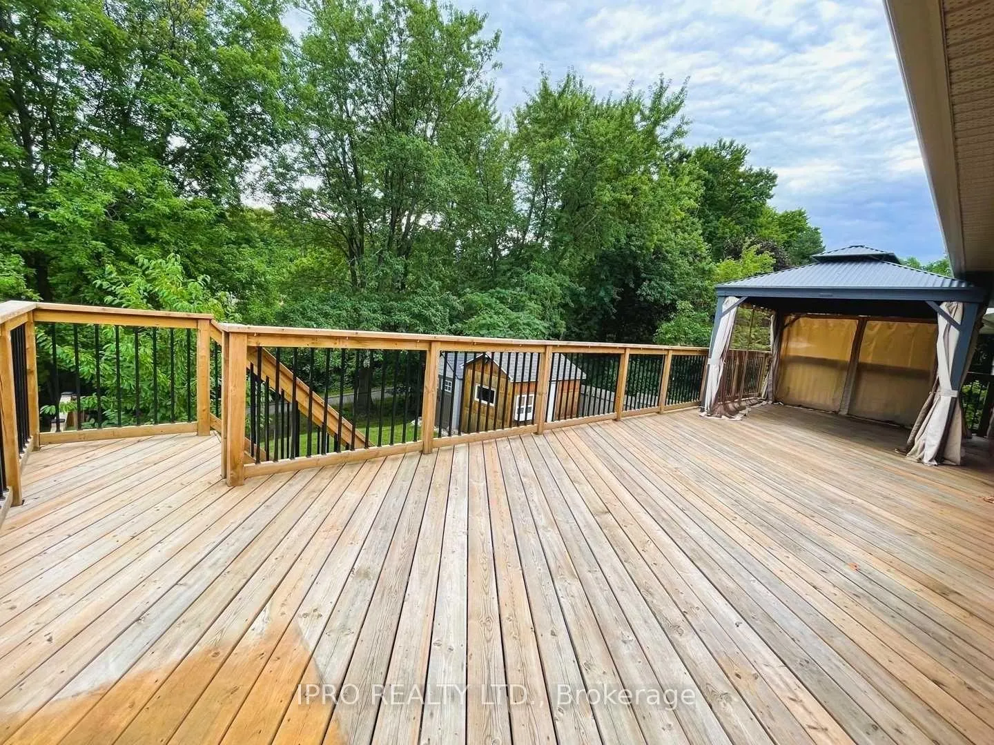 Photo 11 of 62 Toynbee Crescent, Kitchener, Forest Heights — HOMEH