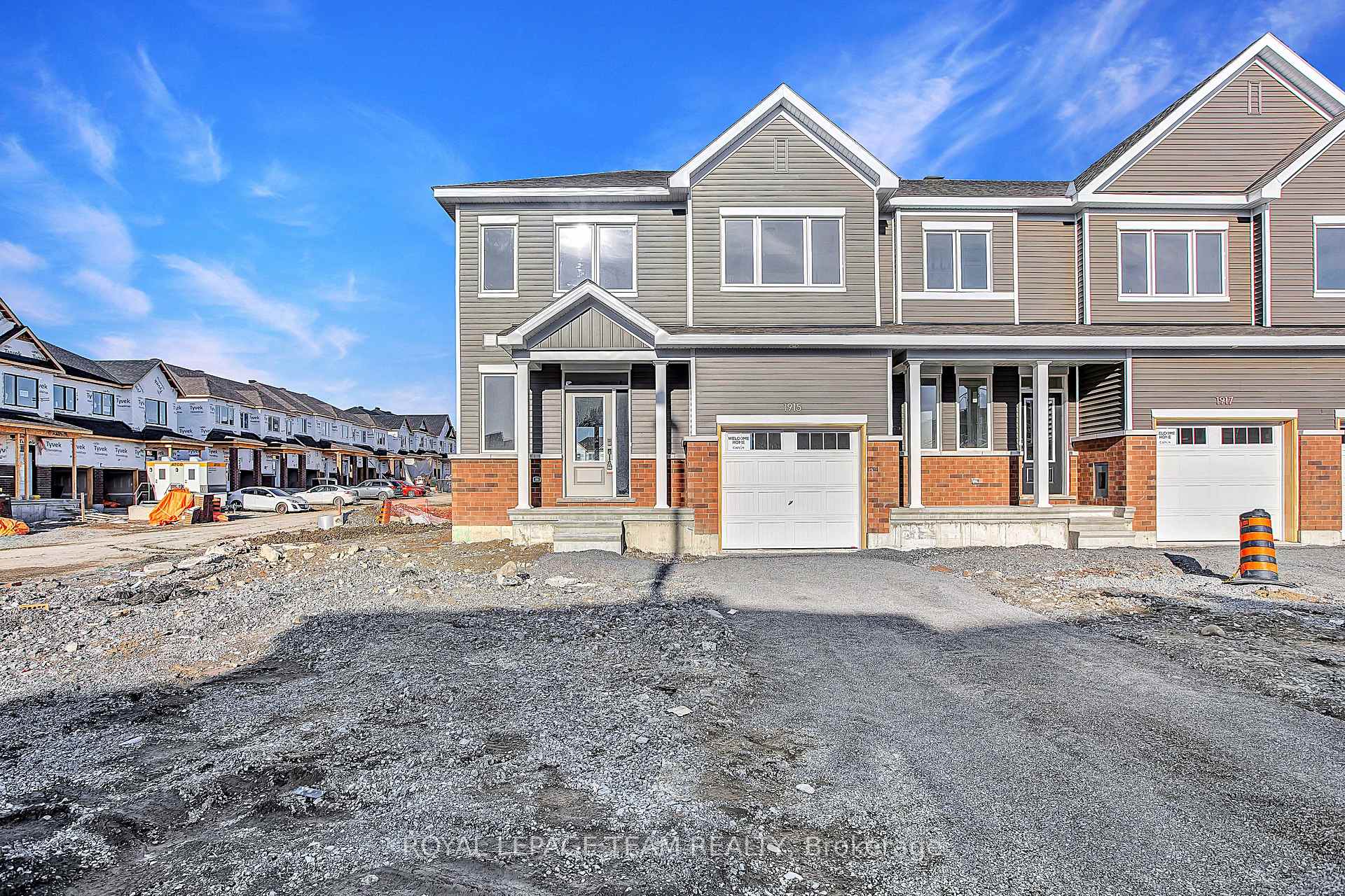Photo 1 of 1915 Elevation Road, Ottawa, Barrhaven - Half Moon Bay — HOMEH