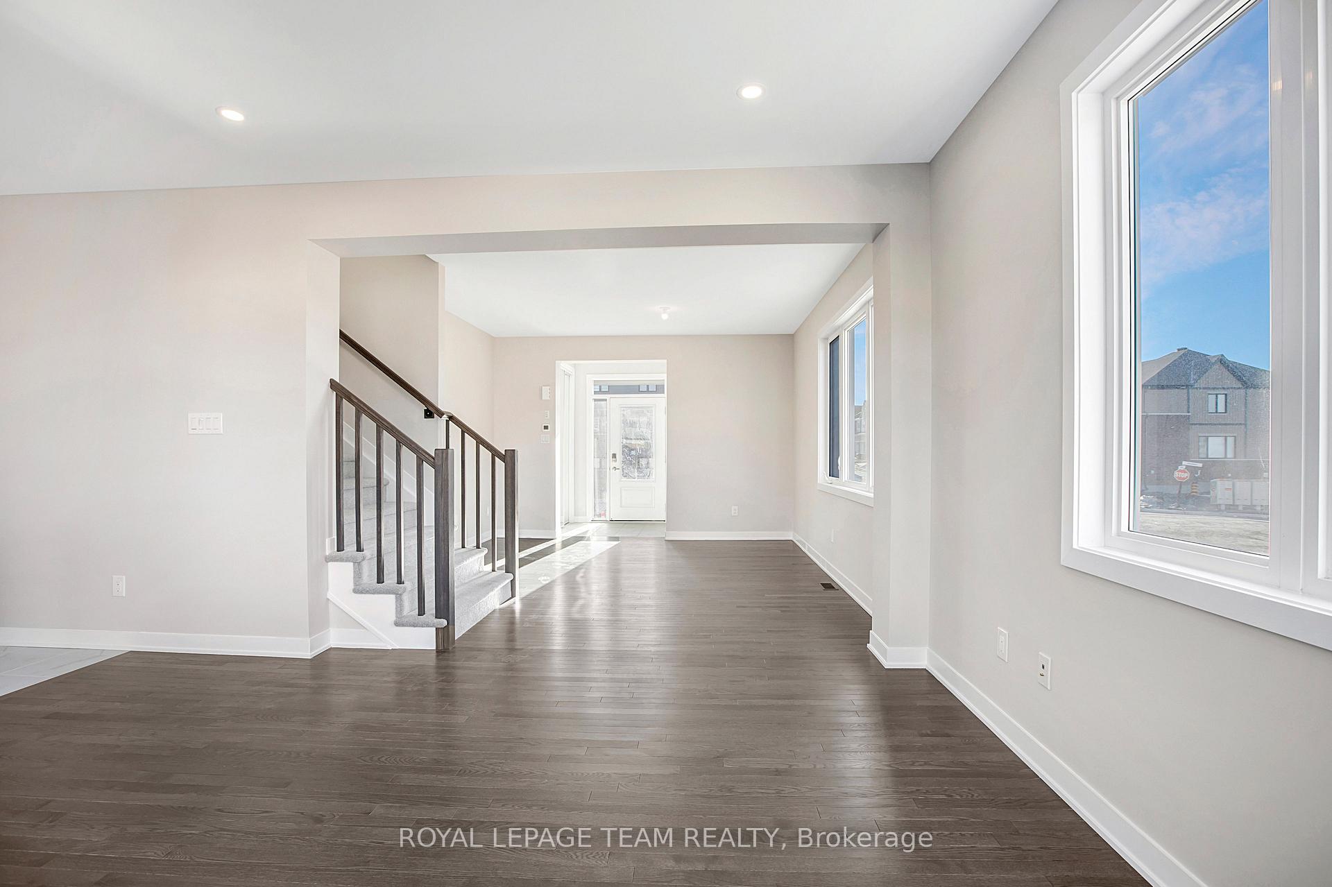 Photo 4 of 1915 Elevation Road, Ottawa, Barrhaven - Half Moon Bay — HOMEH