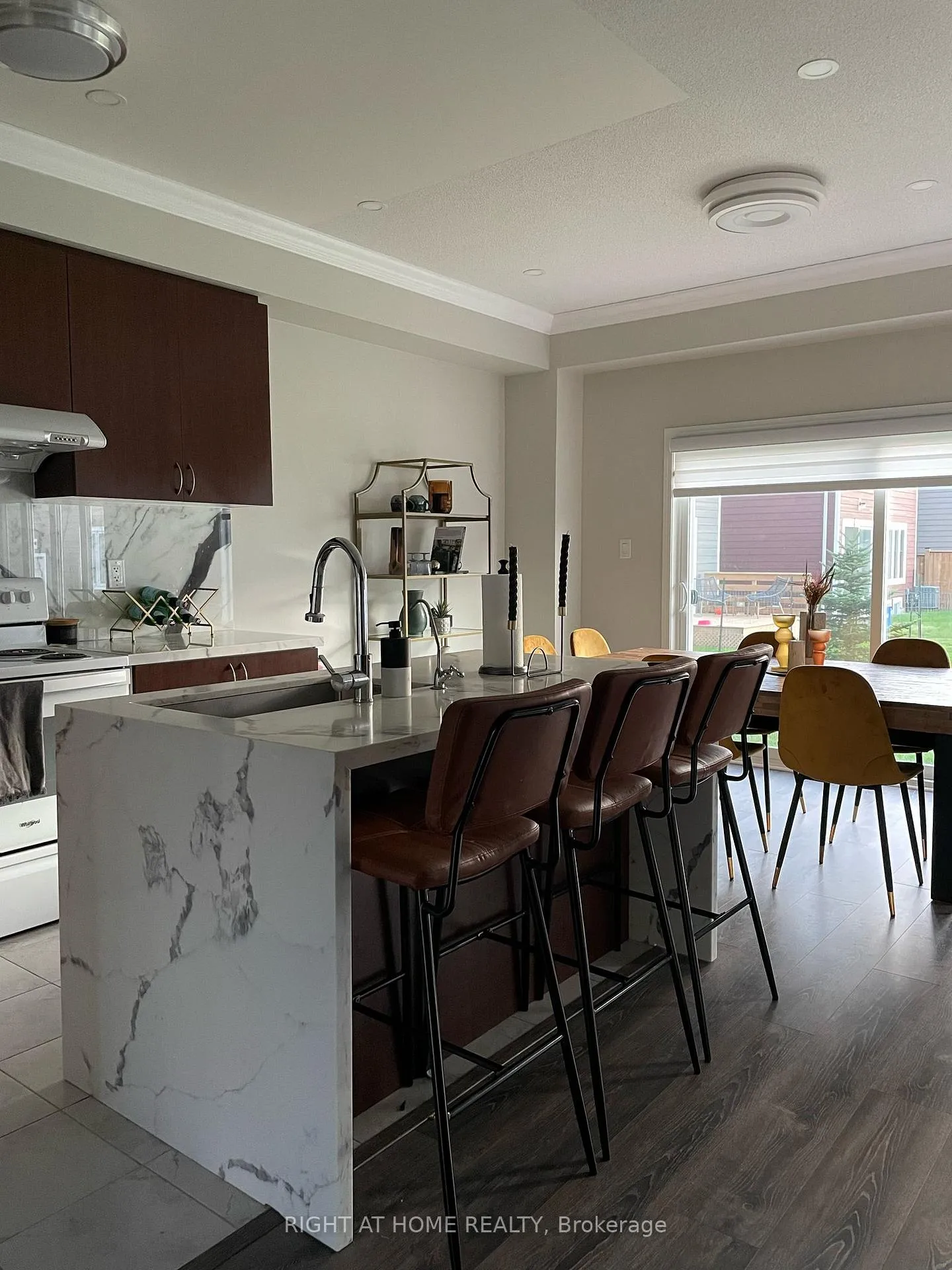 Photo 7 of 19 Sandhill Crane Drive, Wasaga Beach — HOMEH