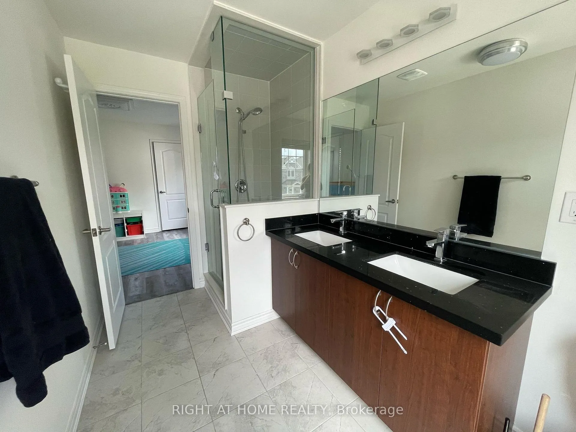 Photo 16 of 19 Sandhill Crane Drive, Wasaga Beach — HOMEH
