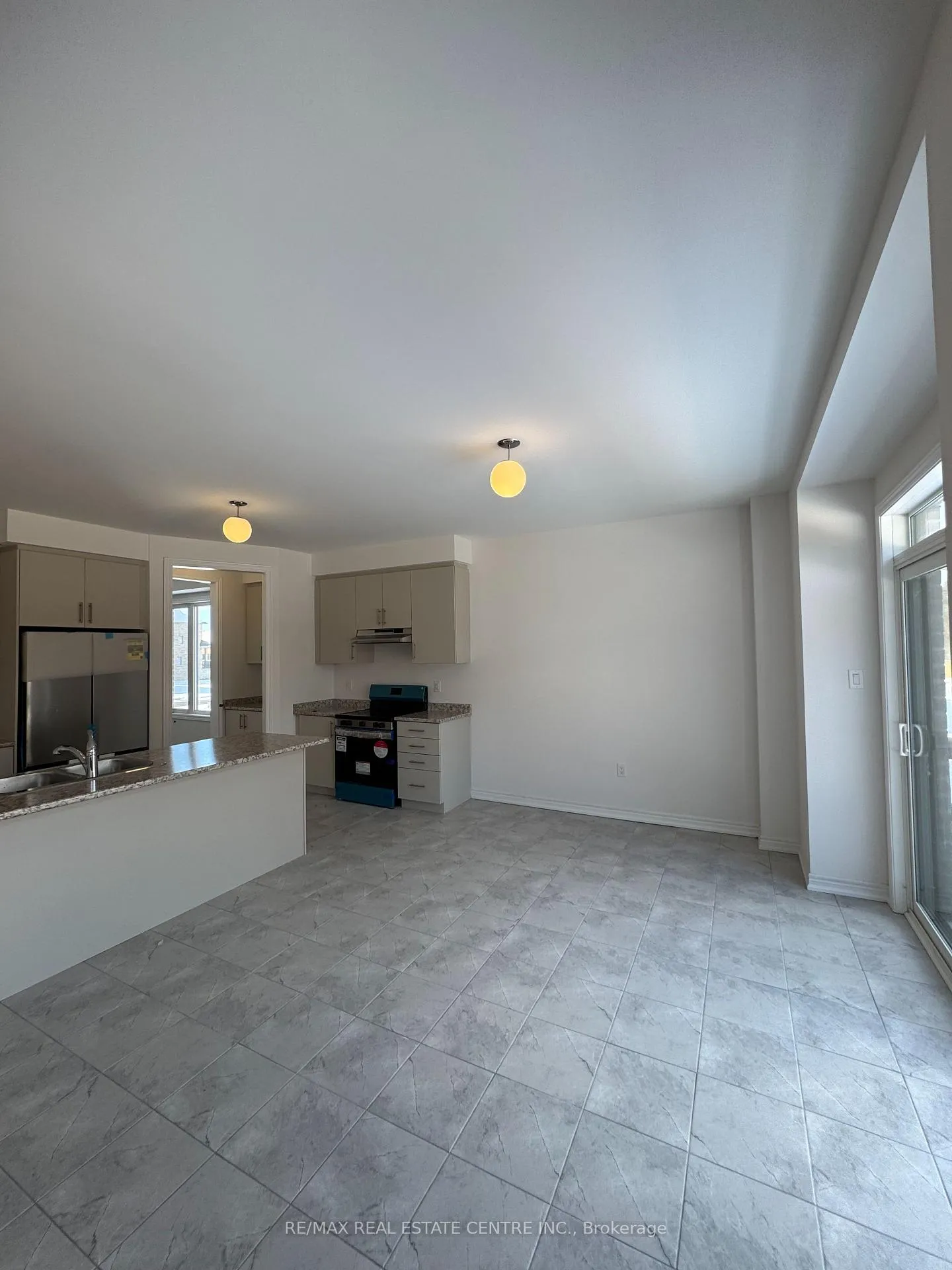 Photo 8 of 15 Wakefield Boulevard, Essa, Angus — HOMEH