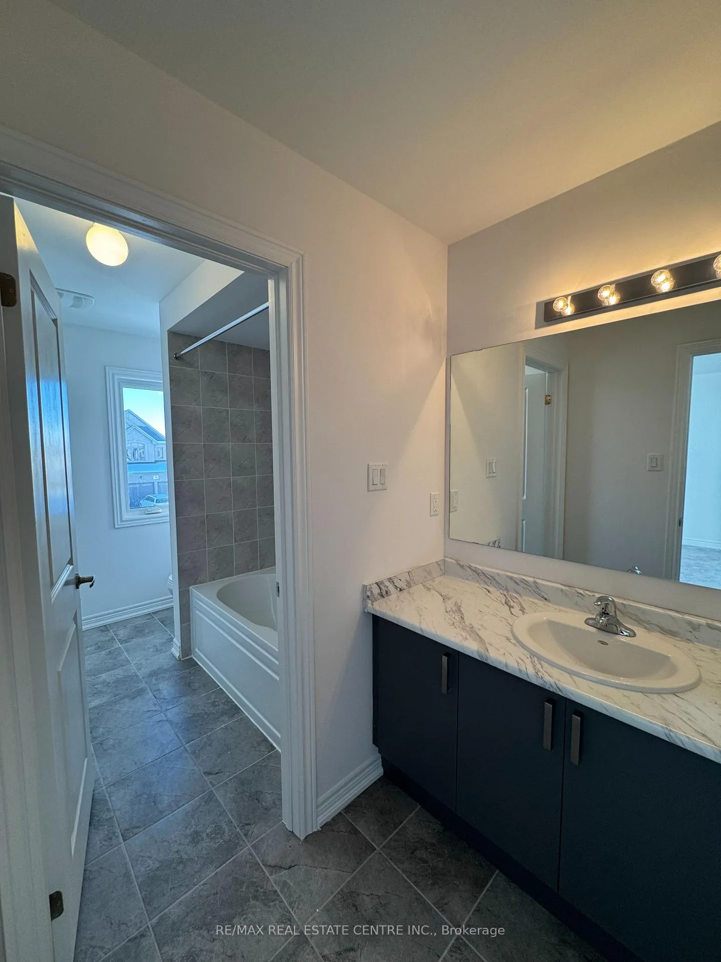 Photo 16 of 15 Wakefield Boulevard, Essa, Angus — HOMEH