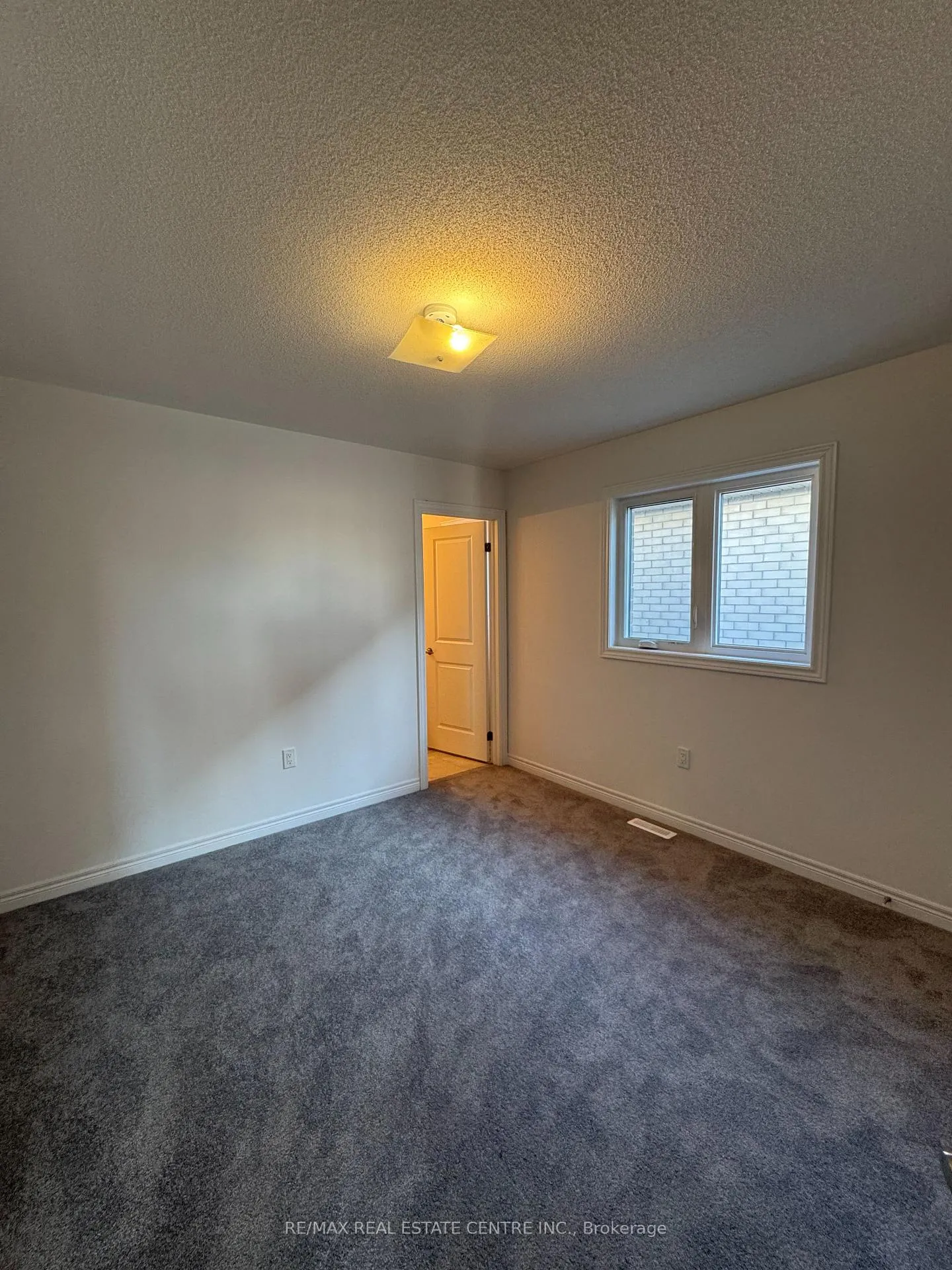 Photo 19 of 15 Wakefield Boulevard, Essa, Angus — HOMEH