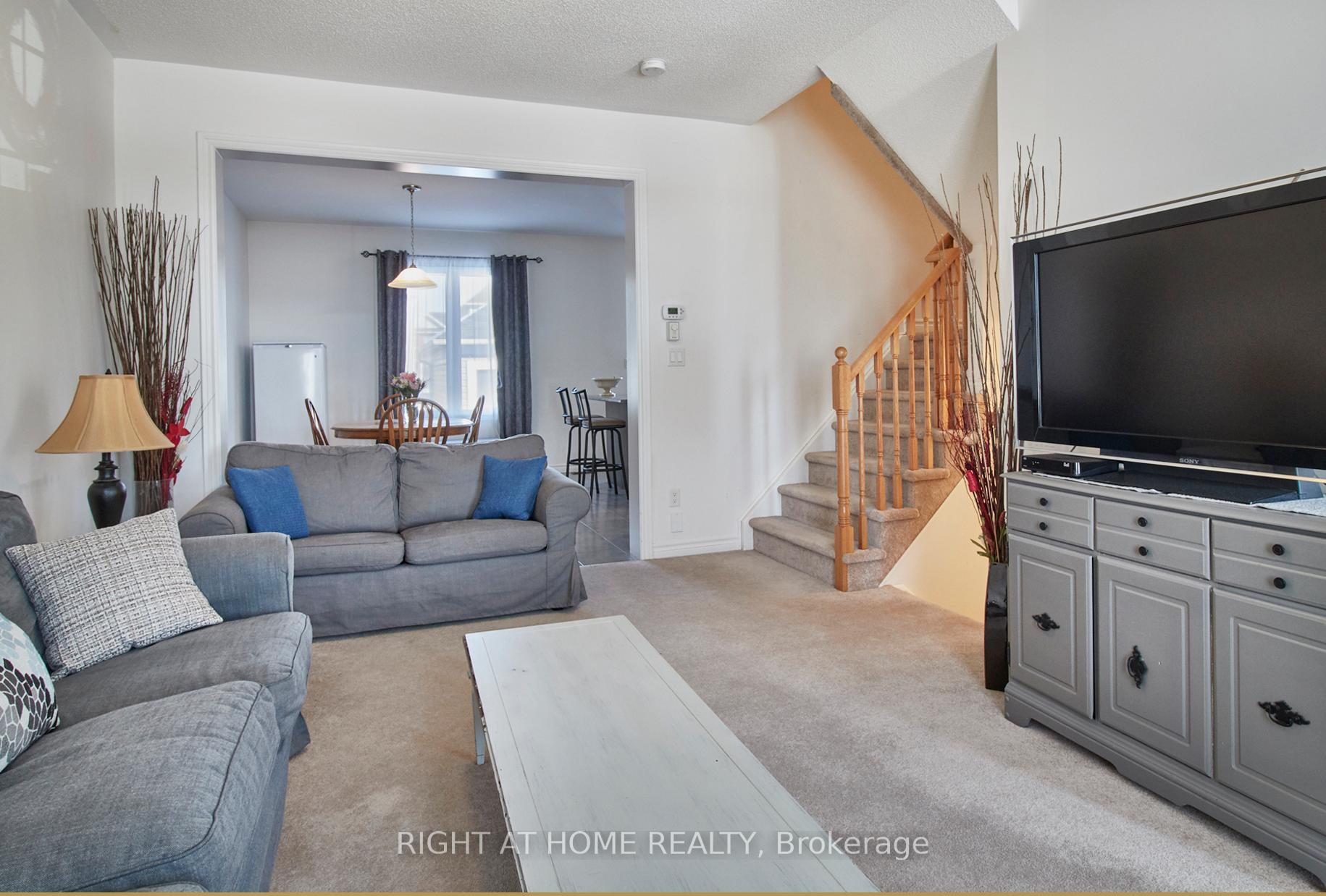 Photo 4 of 296 Brookhill Boulevard, Clarington, Bowmanville — HOMEH