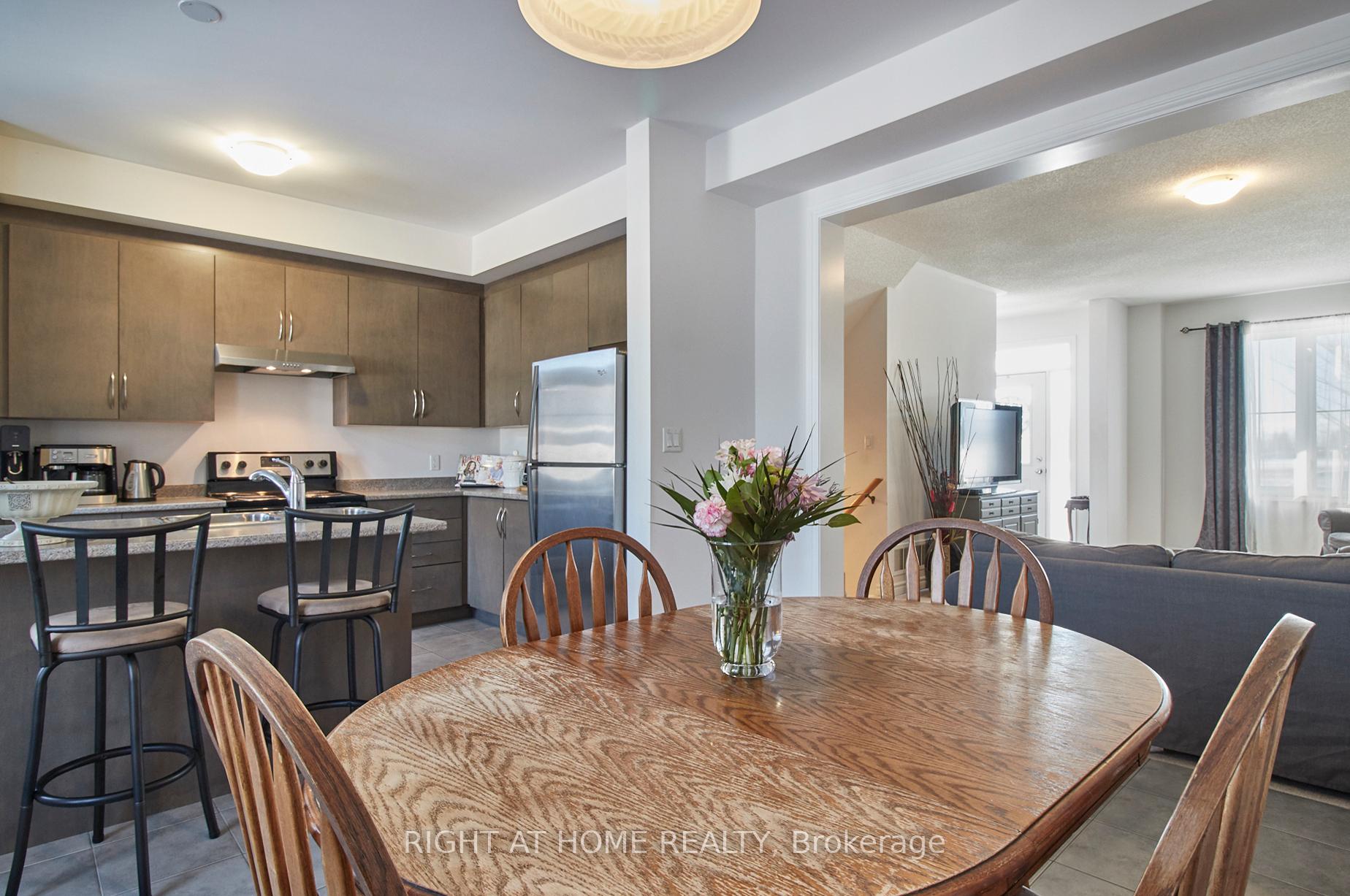 Photo 6 of 296 Brookhill Boulevard, Clarington, Bowmanville — HOMEH
