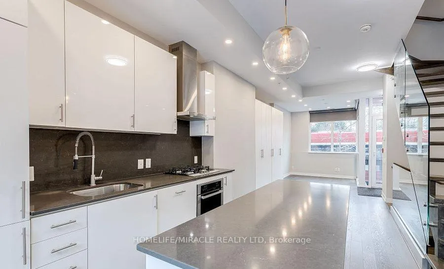 Photo 7 of Unit TH155, 38 Howard Park Avenue, Toronto, Roncesvalles — HOMEH