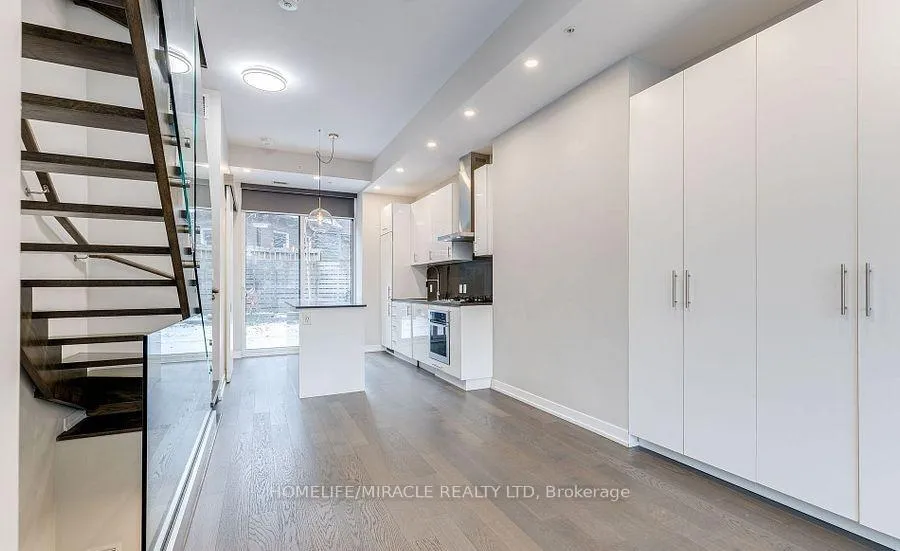 Photo 11 of Unit TH155, 38 Howard Park Avenue, Toronto, Roncesvalles — HOMEH