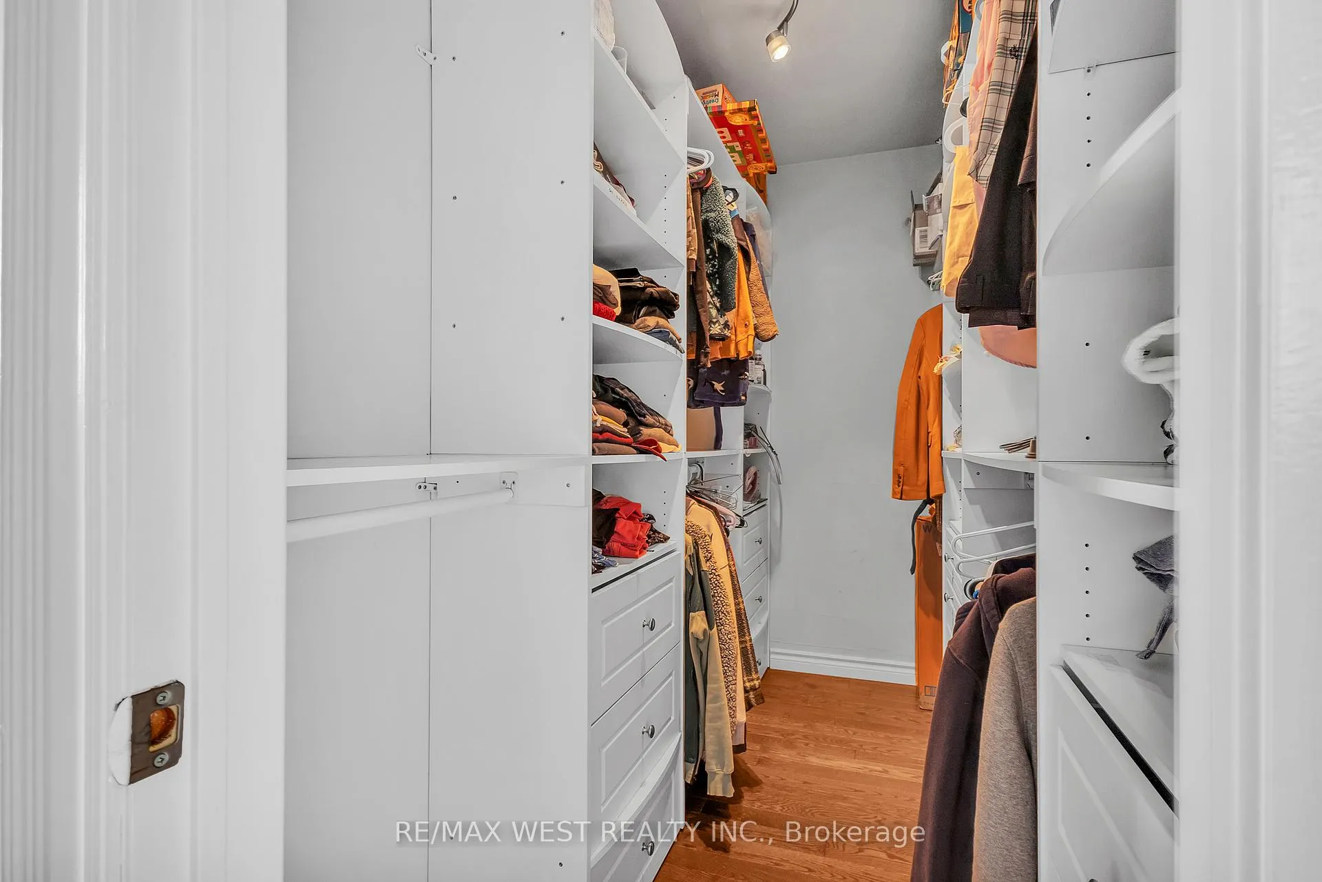 Photo 24 of 92 Ridgefield Crescent, Vaughan, Maple — HOMEH