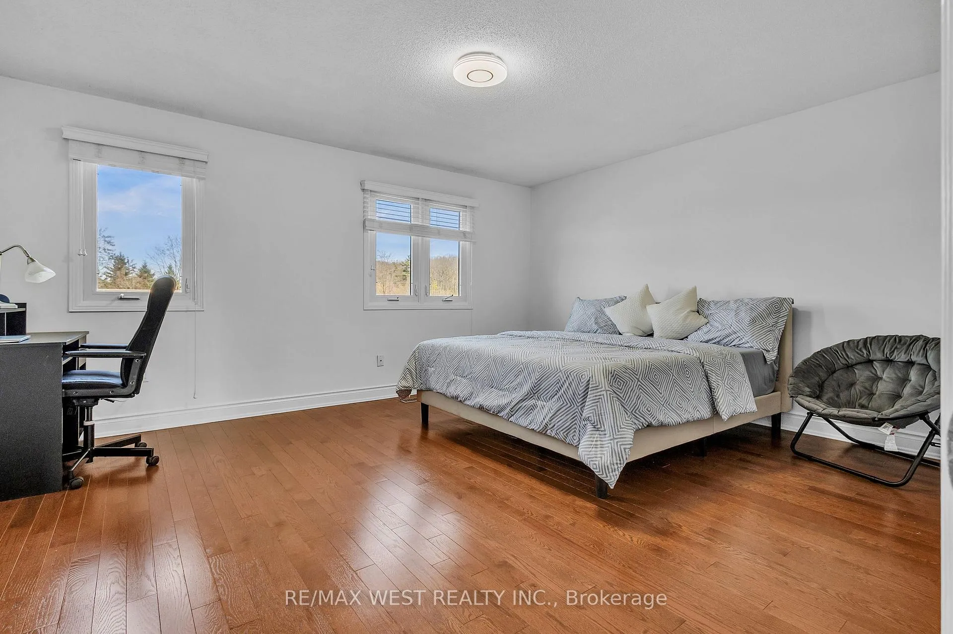 Photo 25 of 92 Ridgefield Crescent, Vaughan, Maple — HOMEH