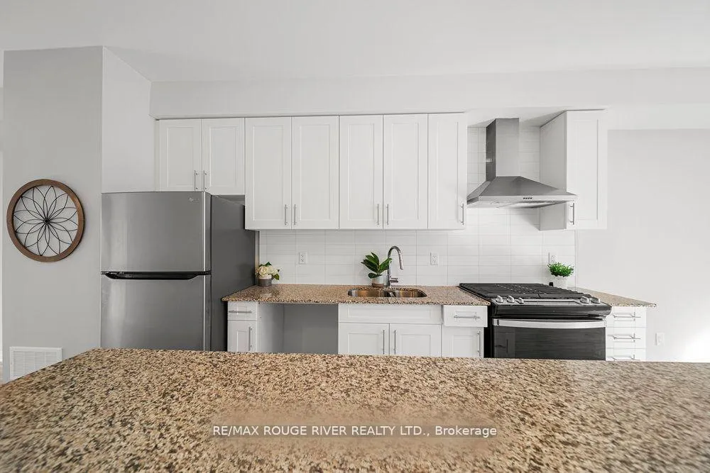 Photo 5 of 1659 Pleasure Valley Path, Oshawa, Samac — HOMEH
