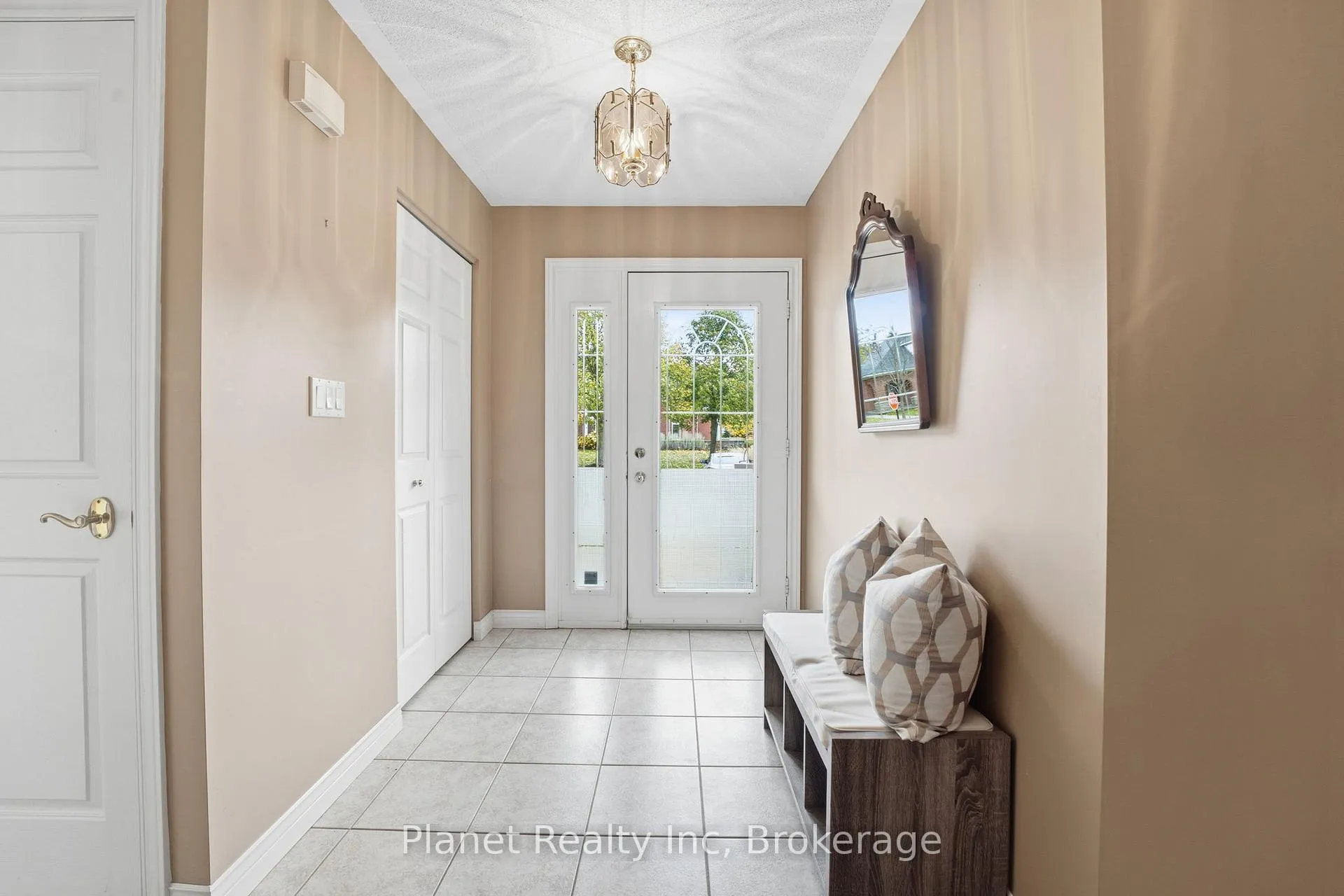 Photo 5 of 27 Village Green Drive, Guelph, Village By The Arboretum — HOMEH