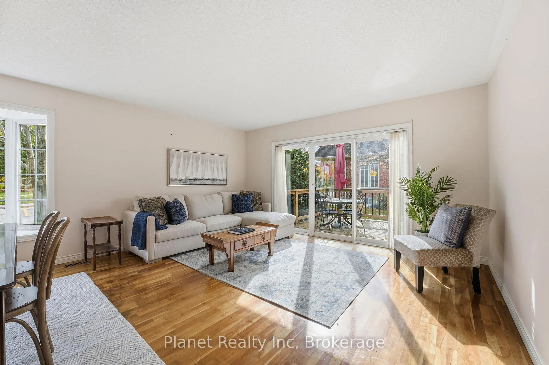 Photo 12 of 27 Village Green Drive, Guelph, Village By The Arboretum — HOMEH