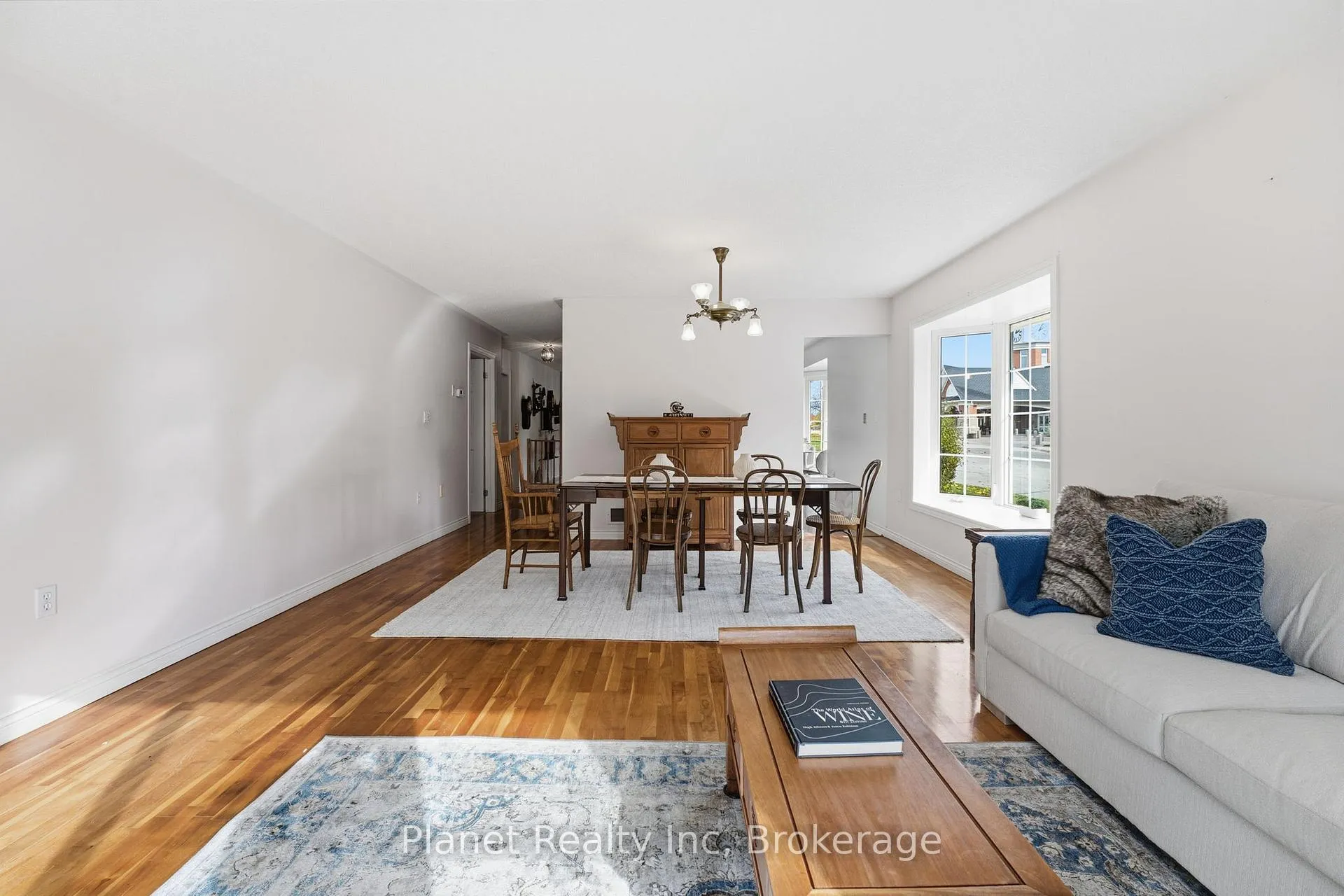 Photo 13 of 27 Village Green Drive, Guelph, Village By The Arboretum — HOMEH