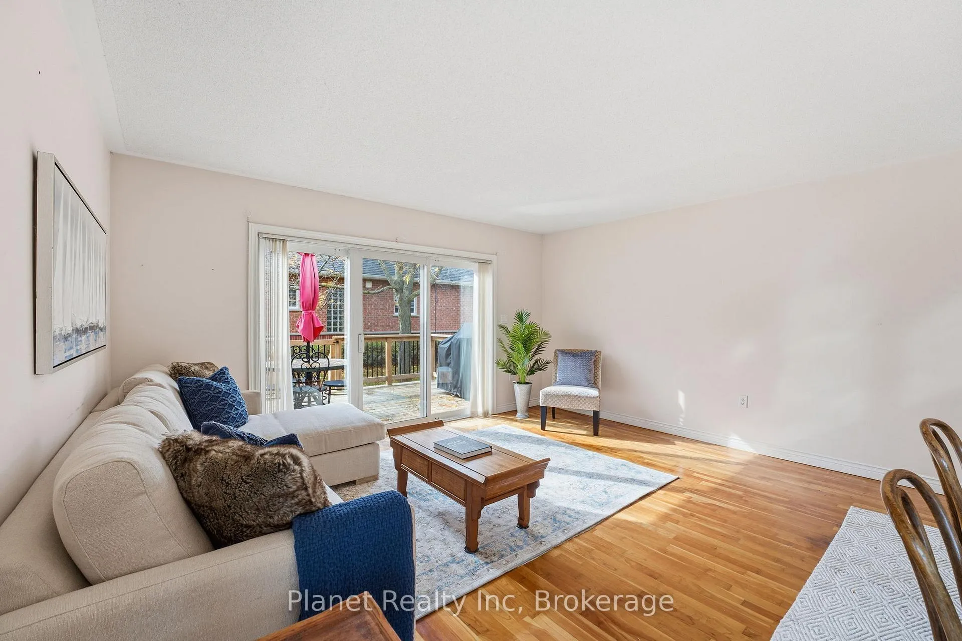 Photo 14 of 27 Village Green Drive, Guelph, Village By The Arboretum — HOMEH