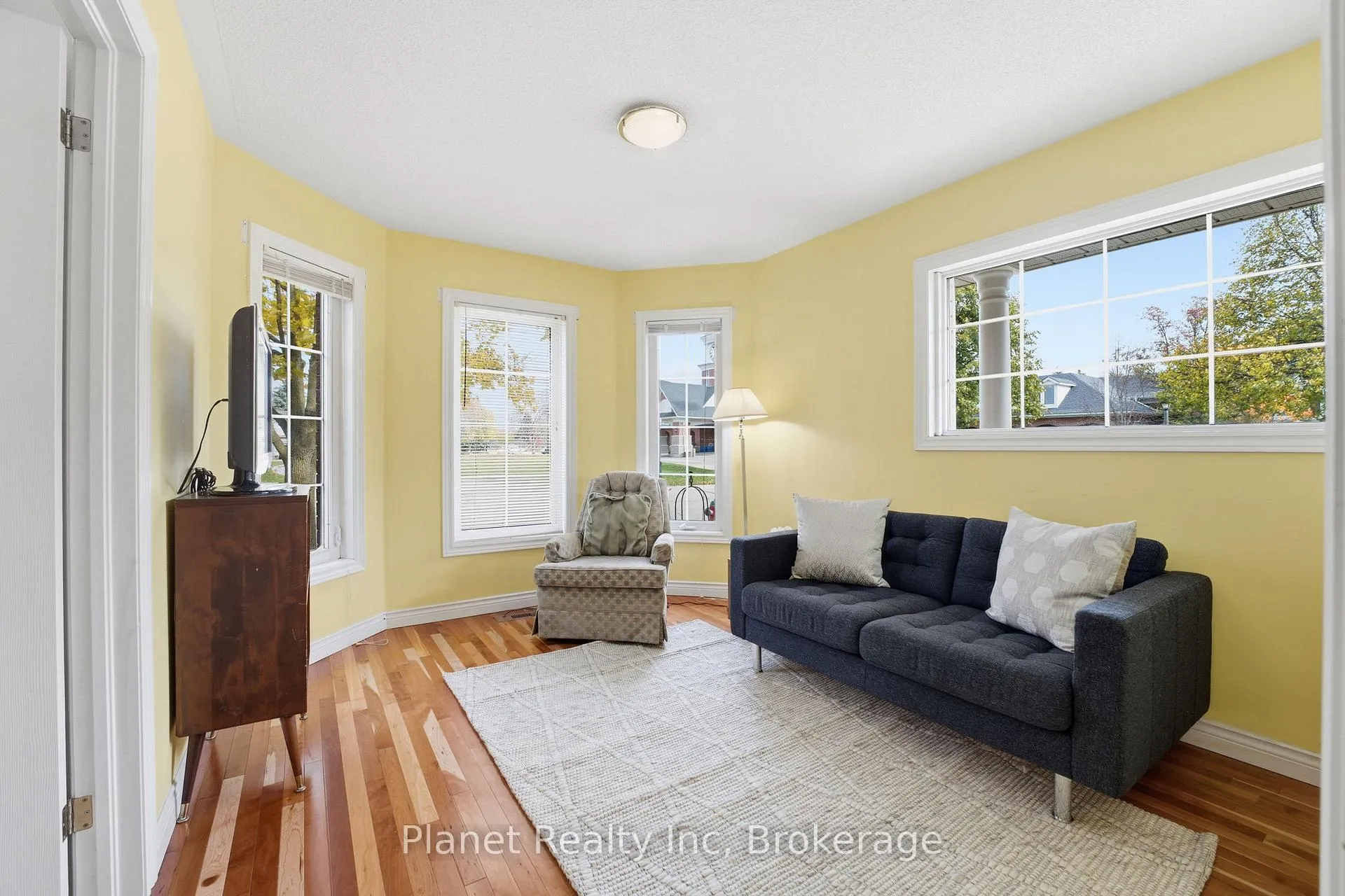 Photo 18 of 27 Village Green Drive, Guelph, Village By The Arboretum — HOMEH