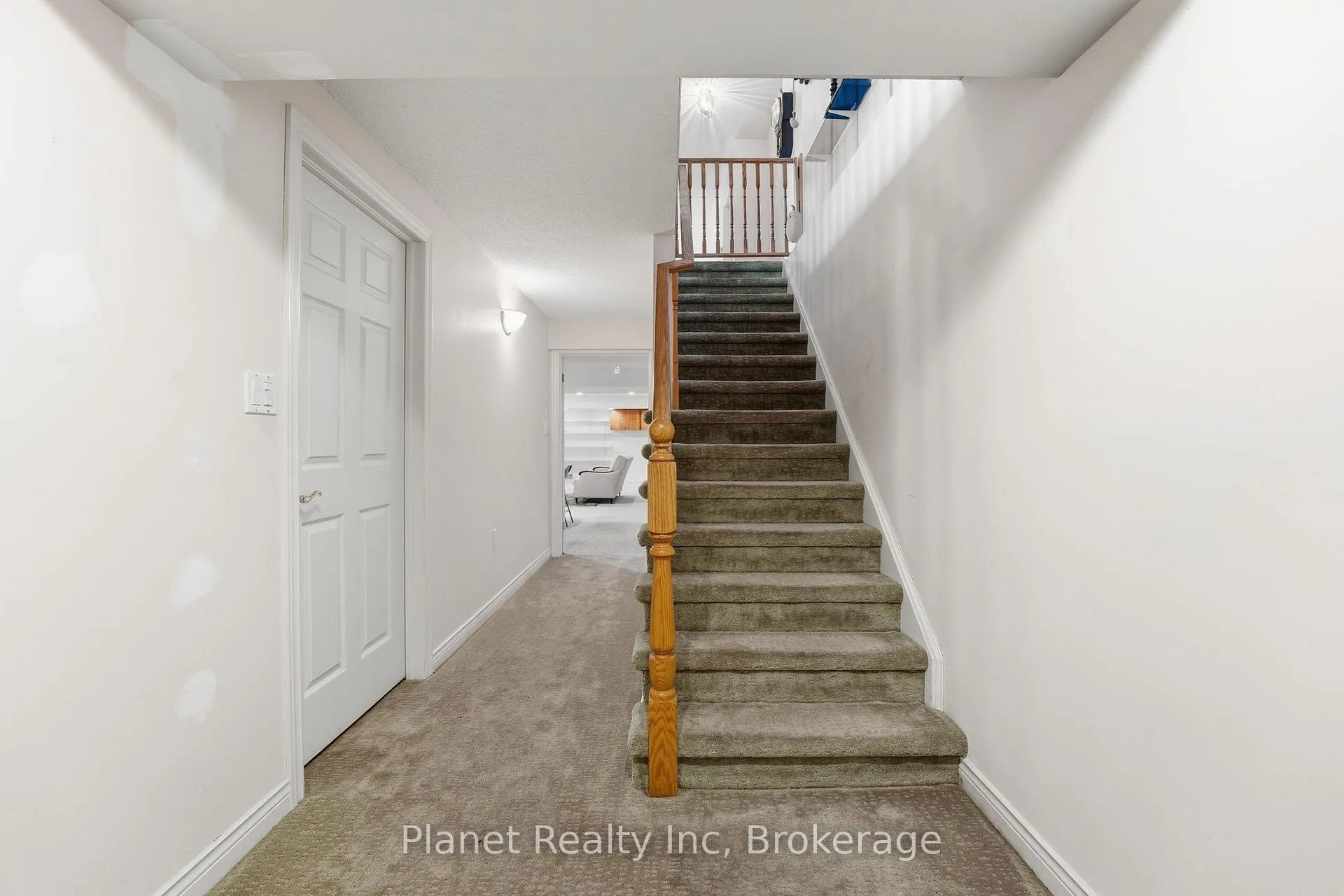 Photo 21 of 27 Village Green Drive, Guelph, Village By The Arboretum — HOMEH