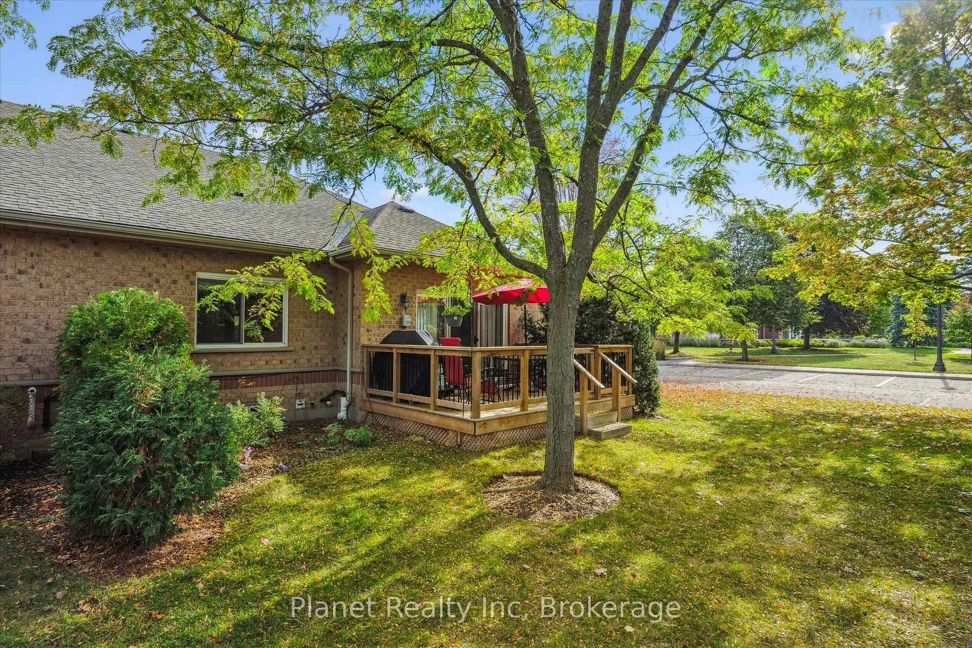 Photo 26 of 27 Village Green Drive, Guelph, Village By The Arboretum — HOMEH