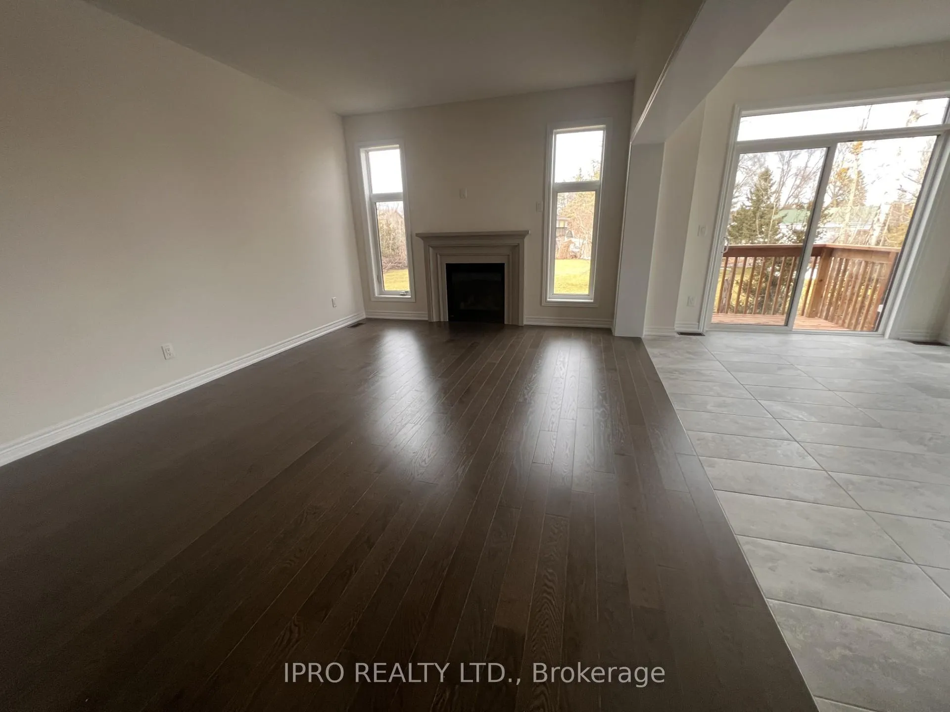 Photo 3 of 1302 Davis Loop, Innisfil, Lefroy — HOMEH