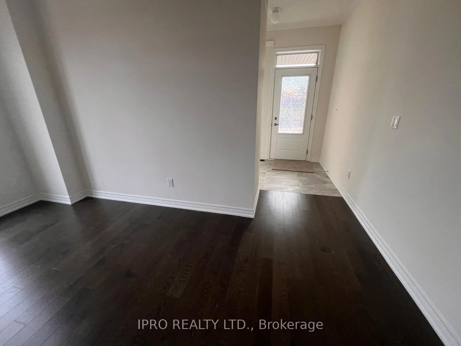 Photo 5 of 1302 Davis Loop, Innisfil, Lefroy — HOMEH