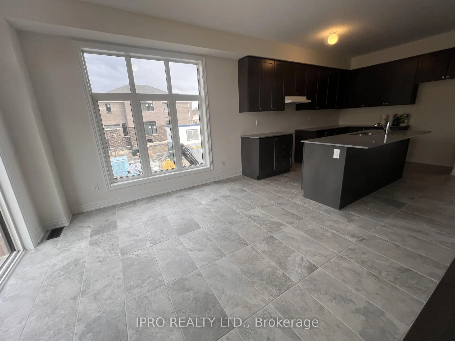 Photo 6 of 1302 Davis Loop, Innisfil, Lefroy — HOMEH