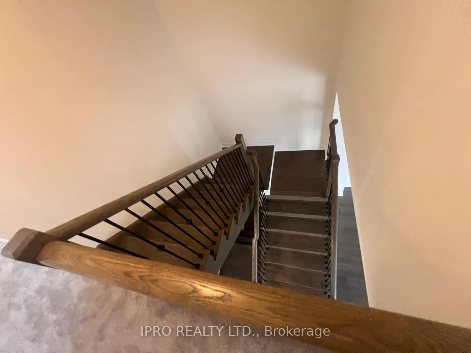 Photo 10 of 1302 Davis Loop, Innisfil, Lefroy — HOMEH